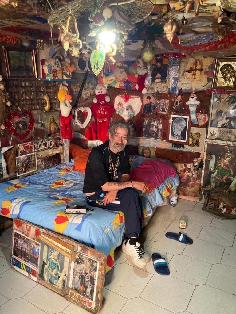 A casa di Nonna Ida, nel cuore pulsante di Napoli