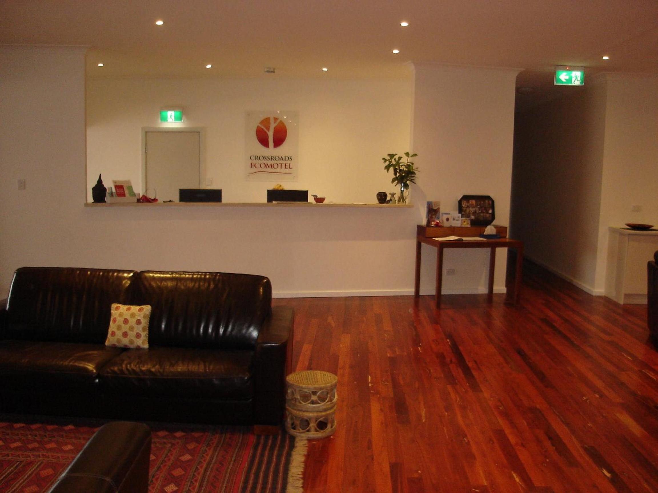 Crossroads Ecomotel