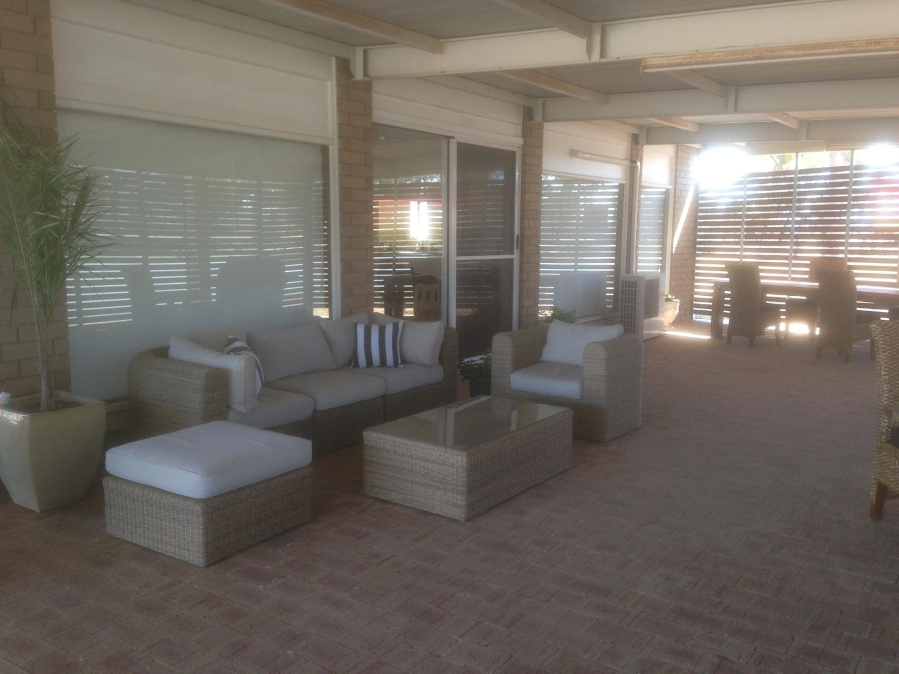 Crossroads Ecomotel