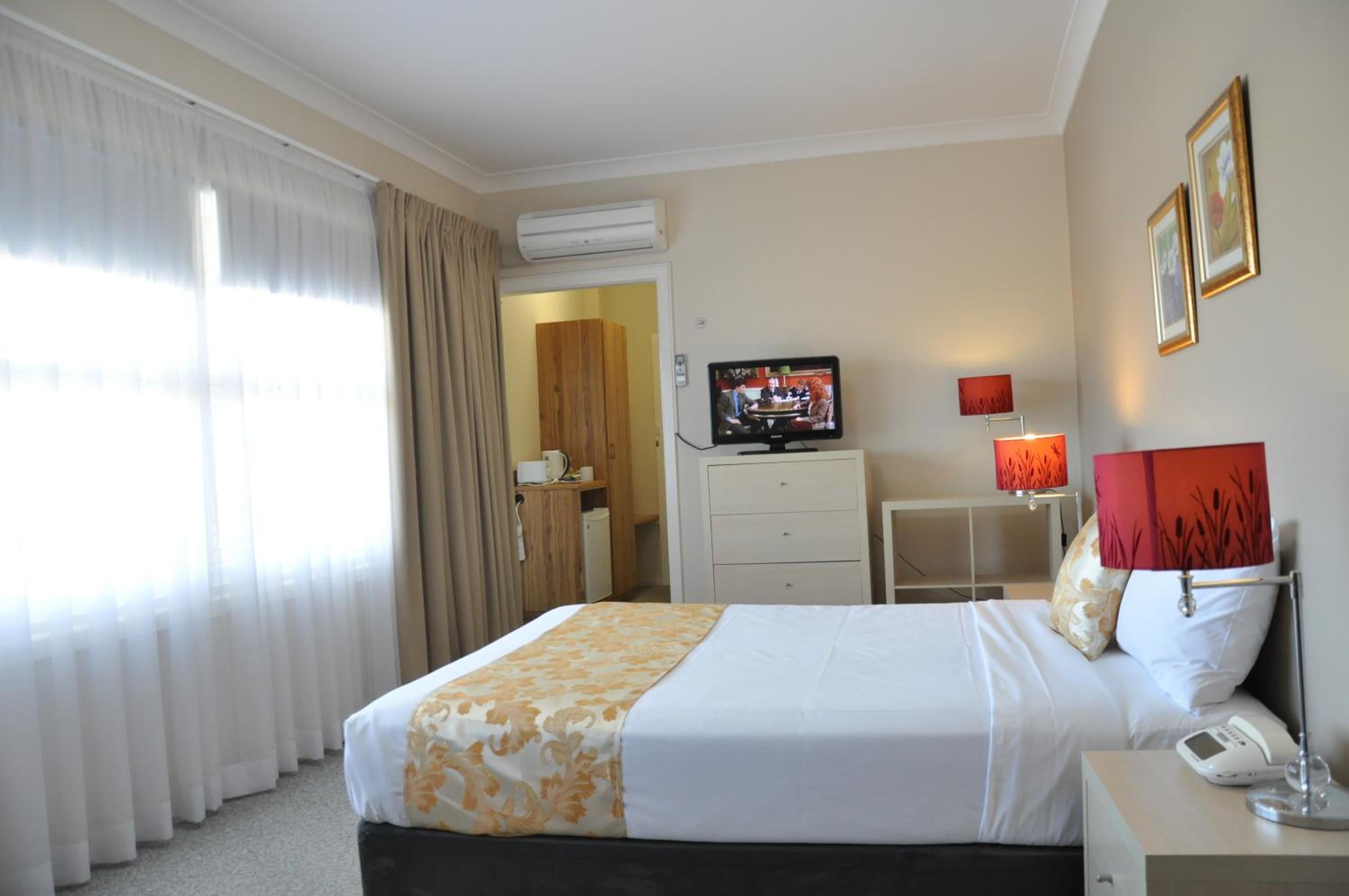 Country Lodge Motor Inn