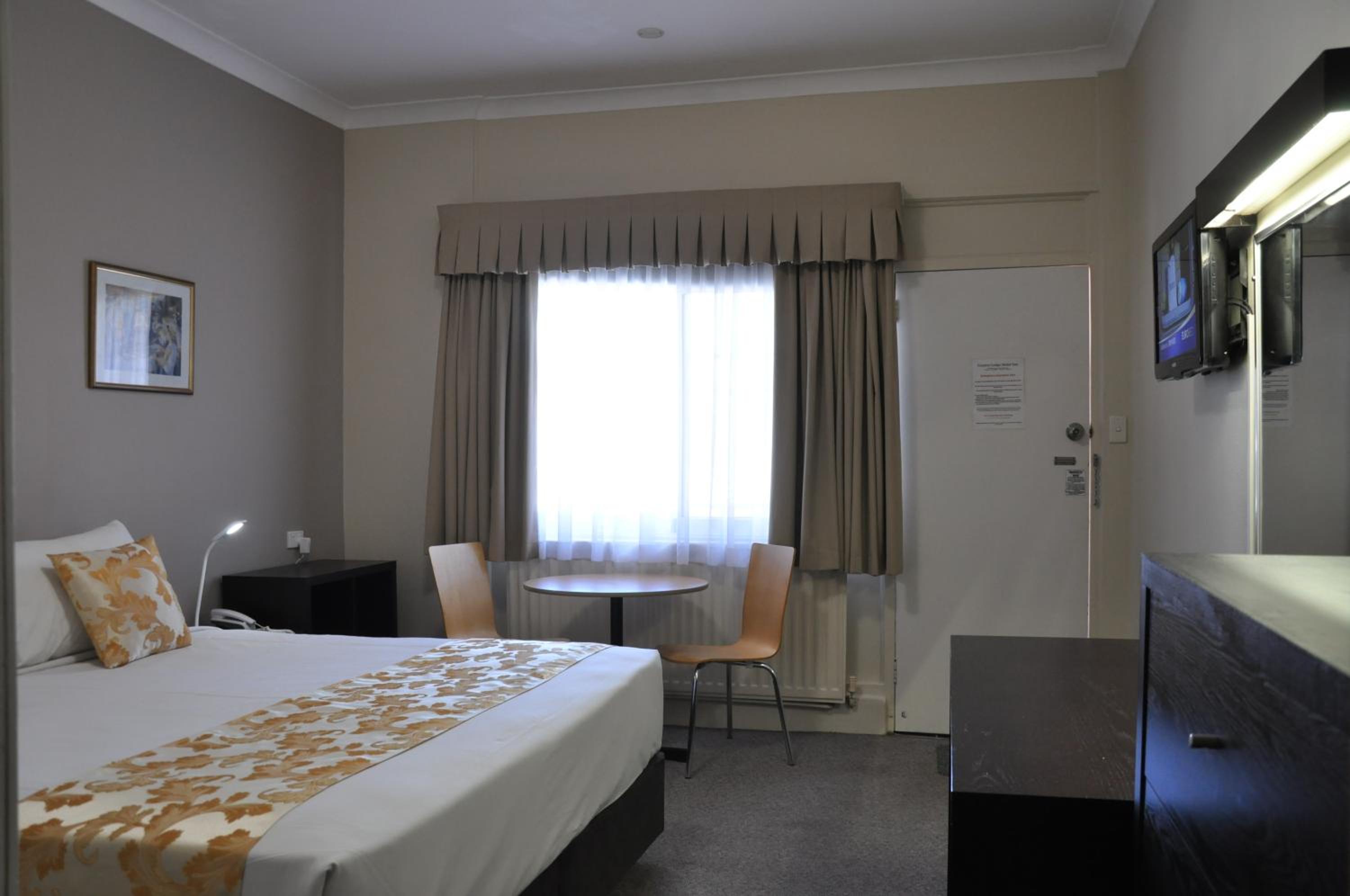 Country Lodge Motor Inn