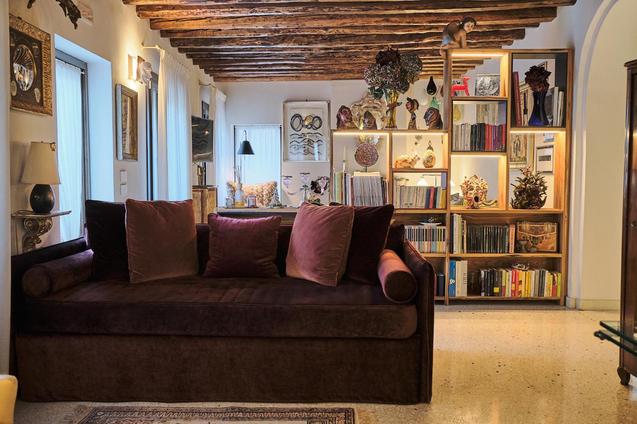 Cinqueteste Luxury Home