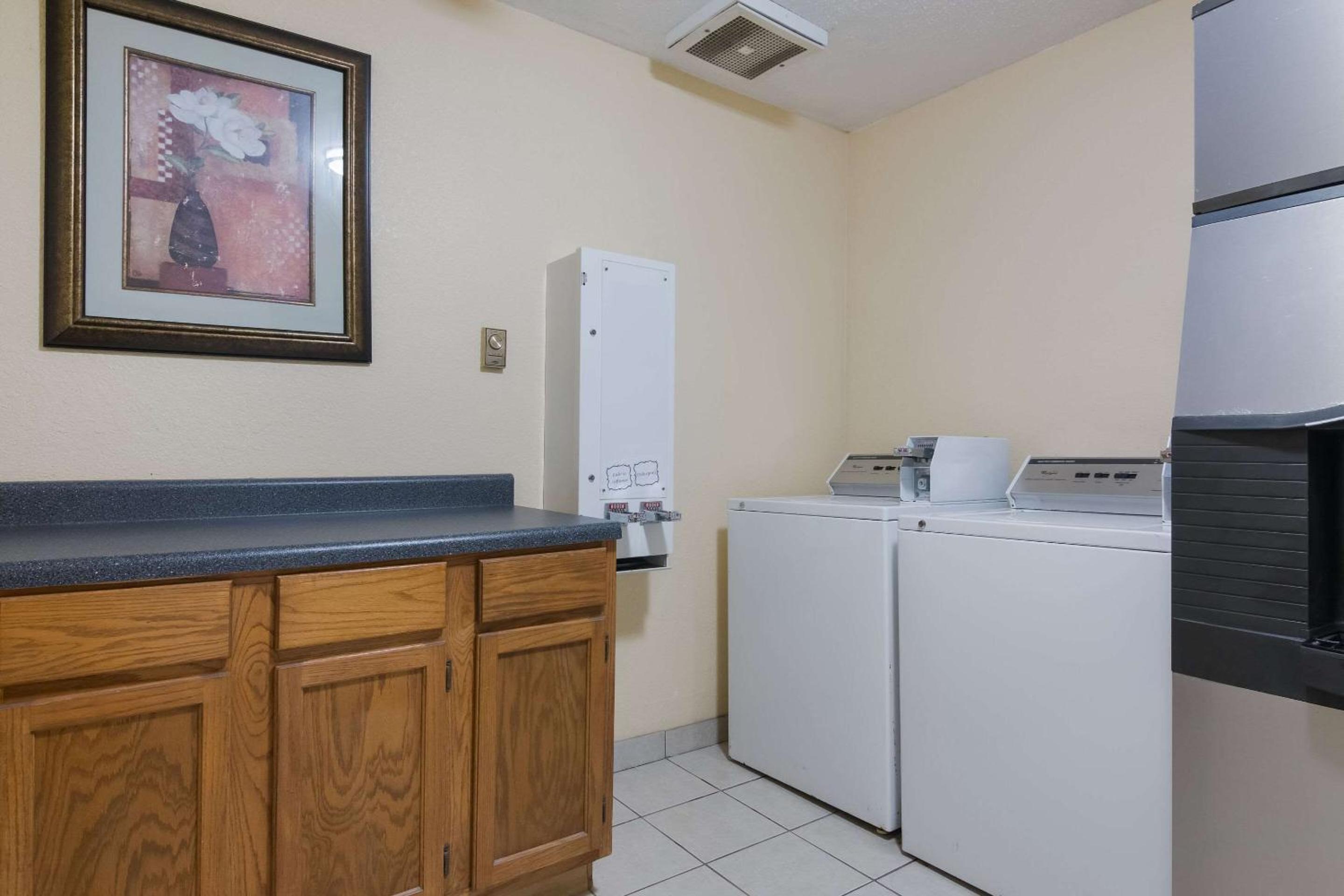 Quality Inn Magnolia