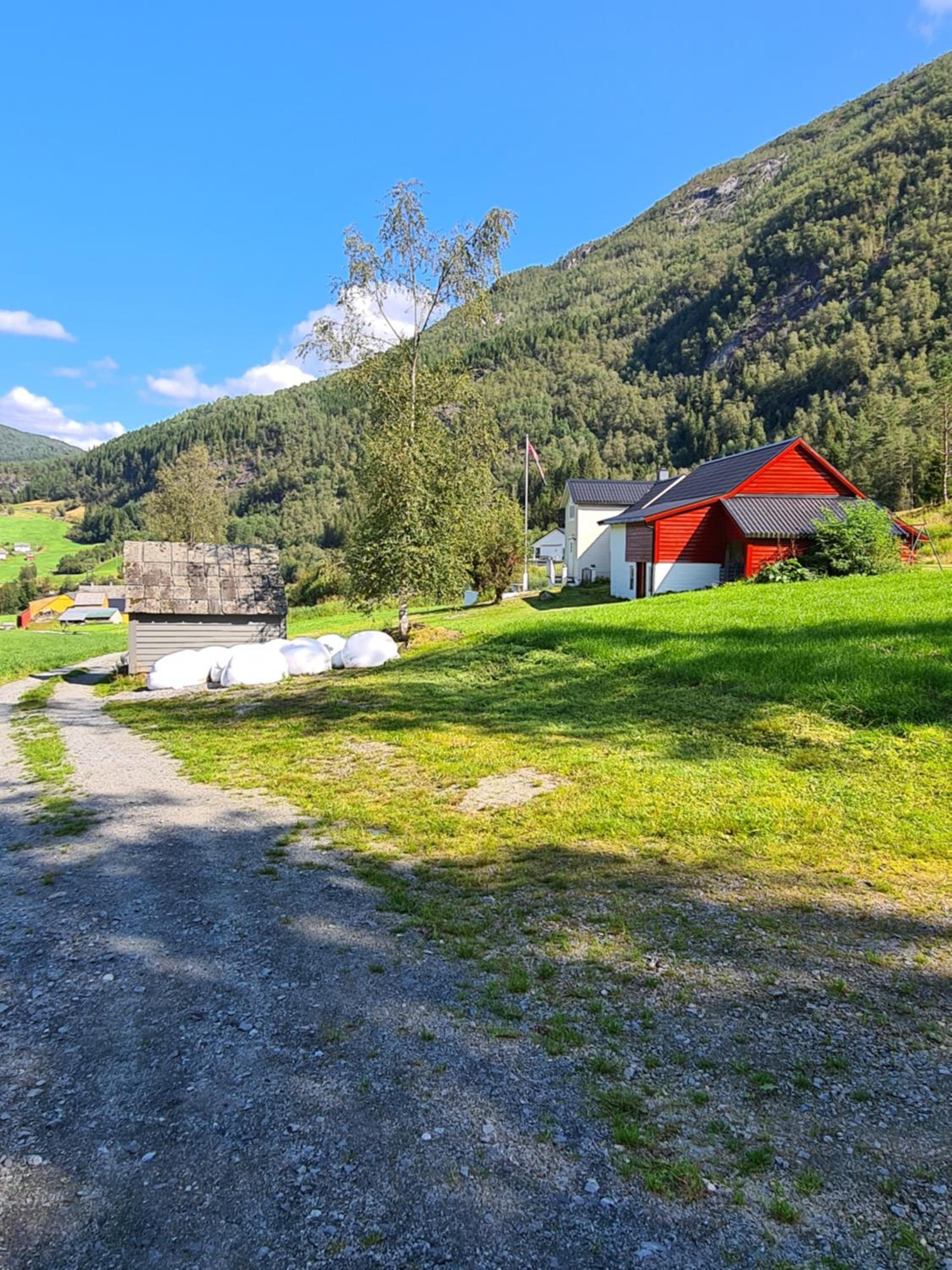 Jondal Nice apartment with bed linen incuded view 5