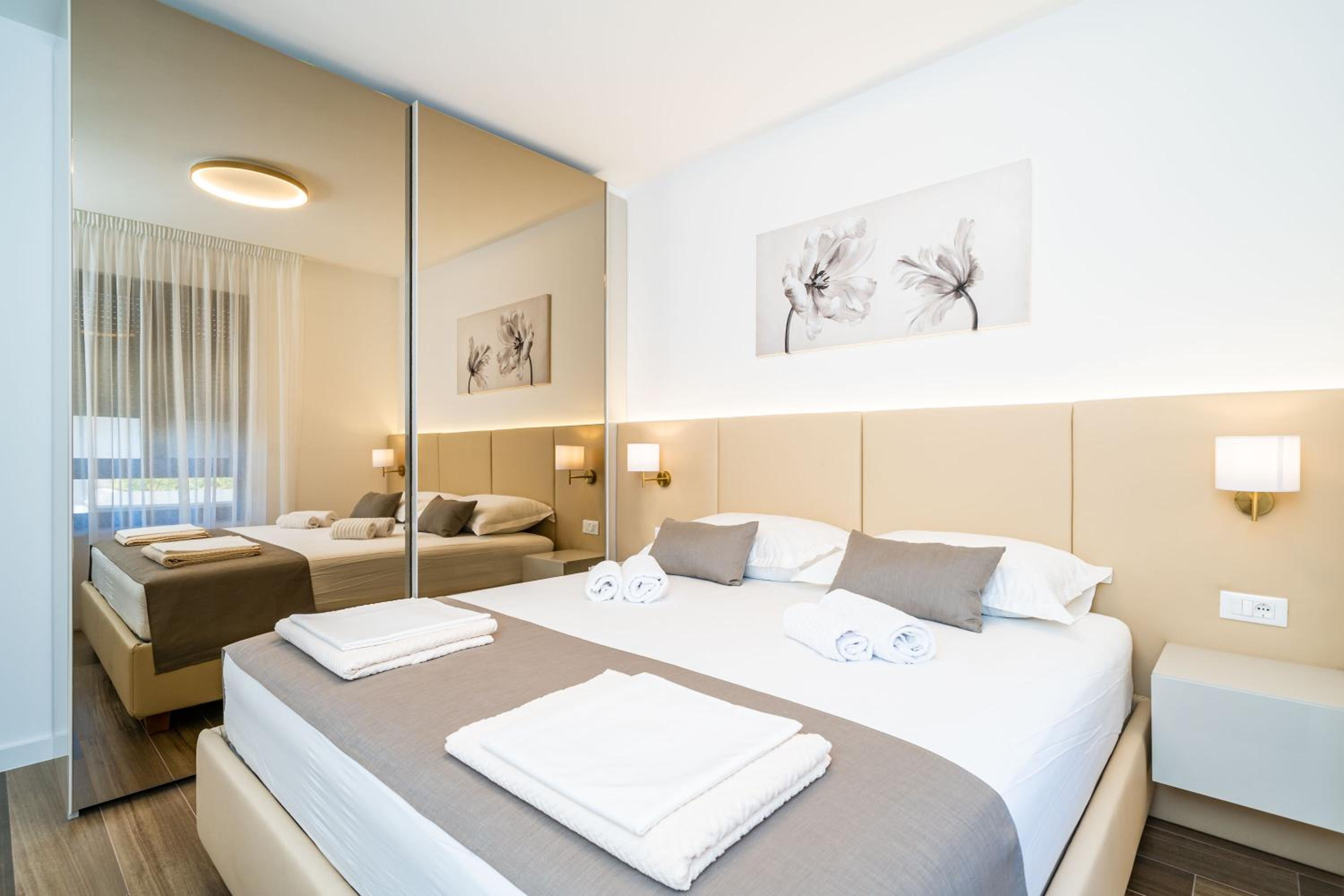 Apartments Zadro