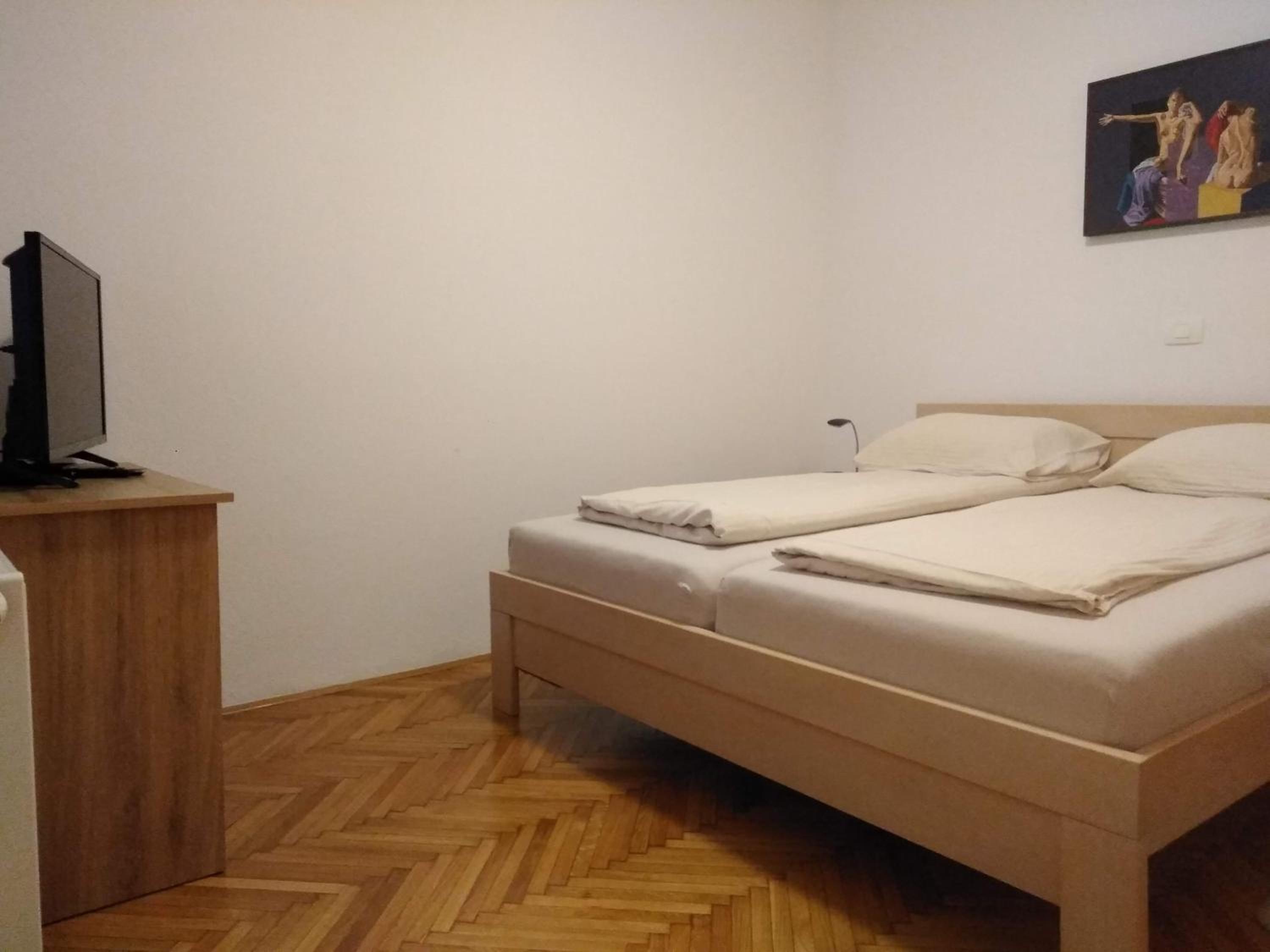 Photo 51