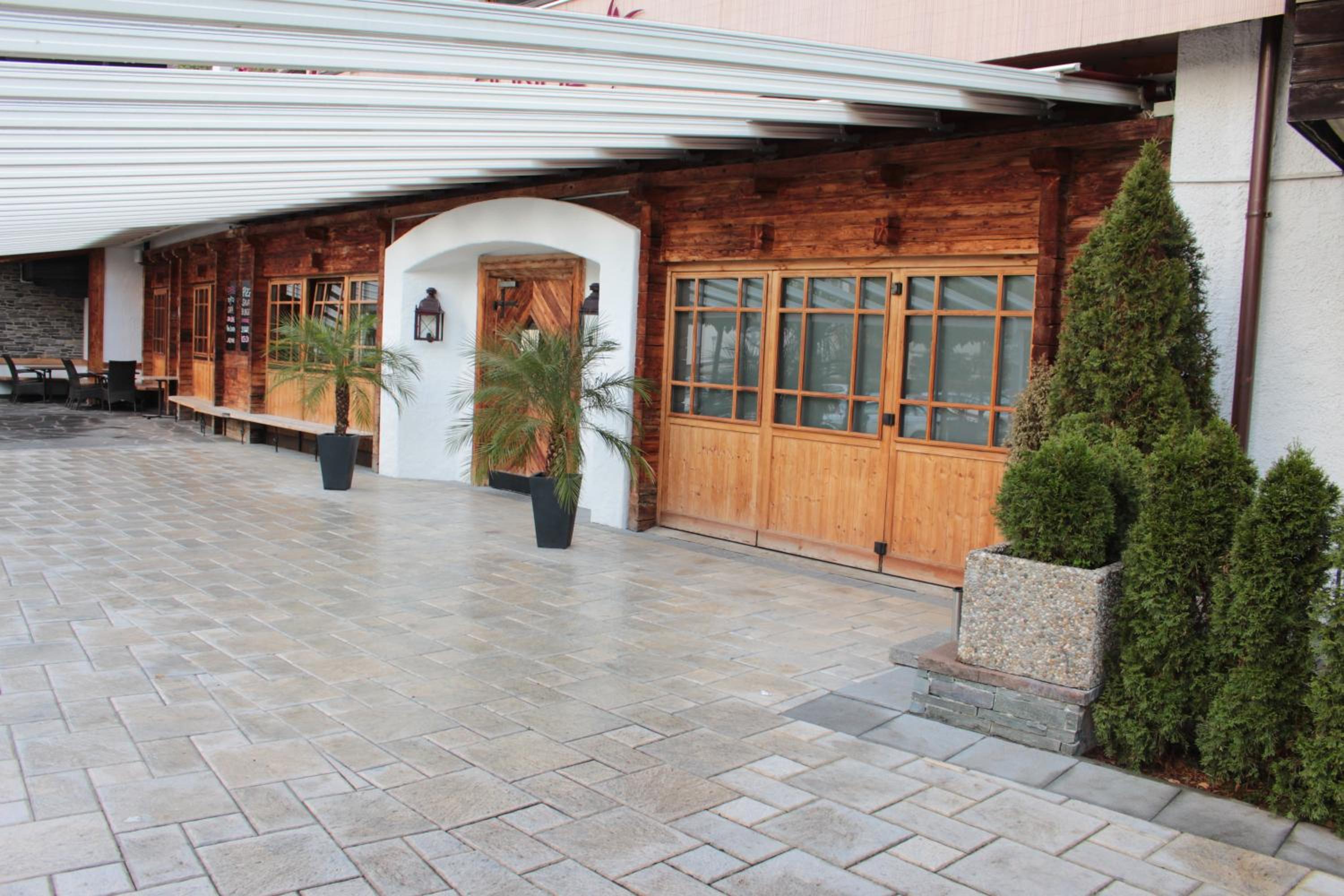 edelweiss lounge restaurant hotel pizza cafe billard gasthof