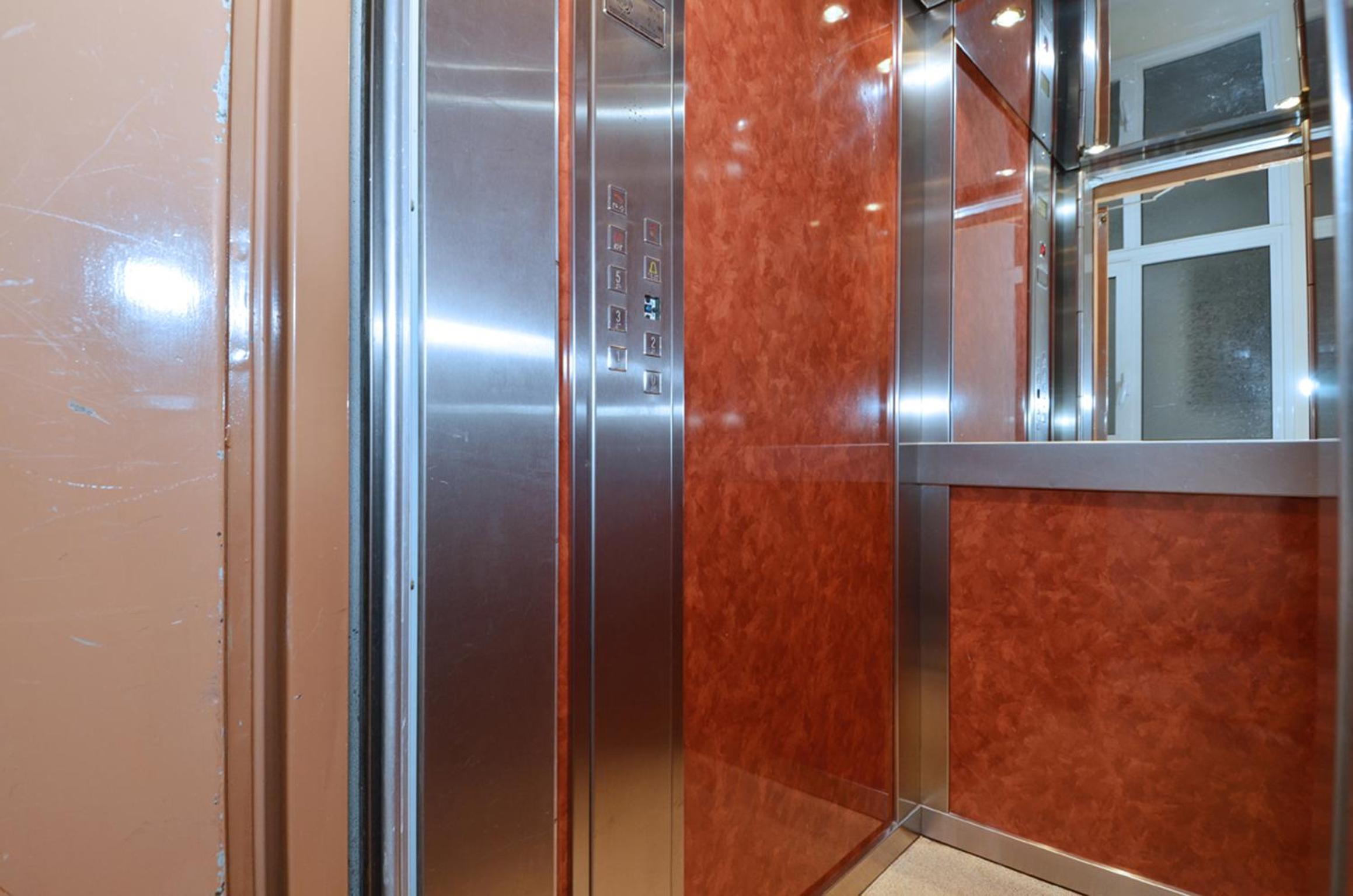 Studio in the heart of Athens, next to Metro &...