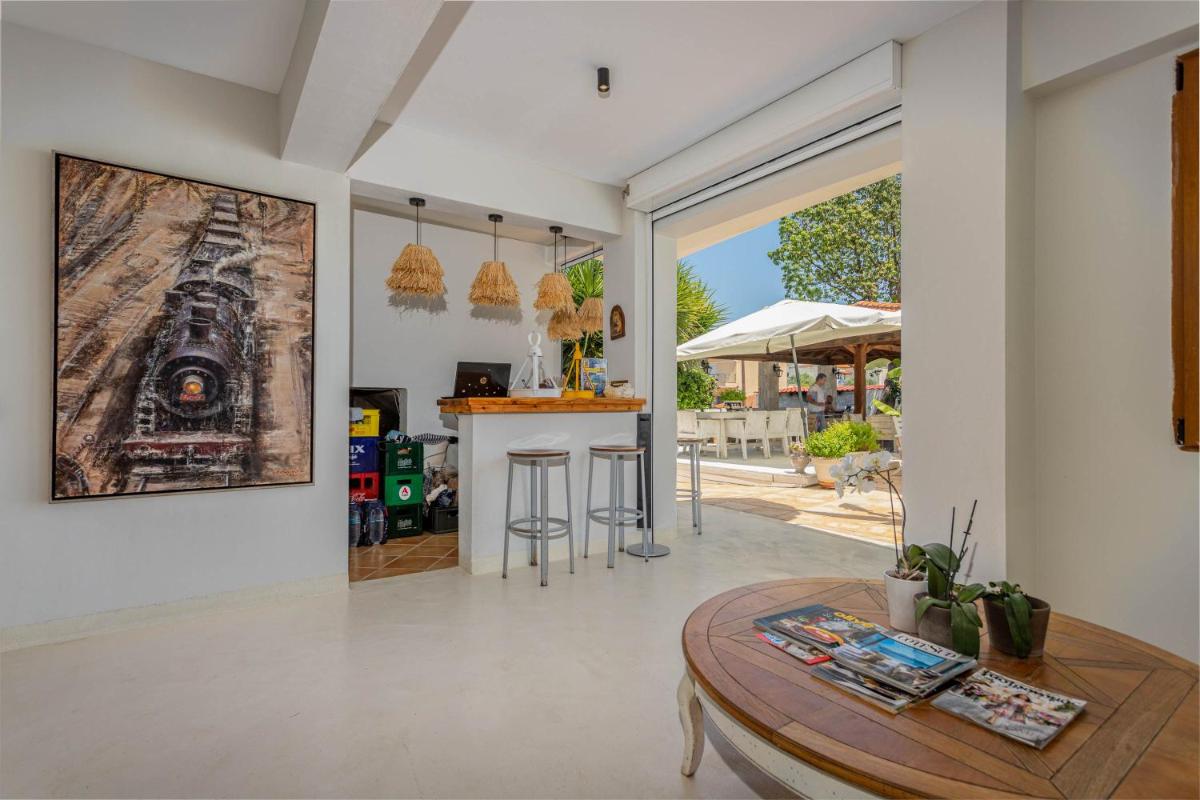 outdoor BBQ area