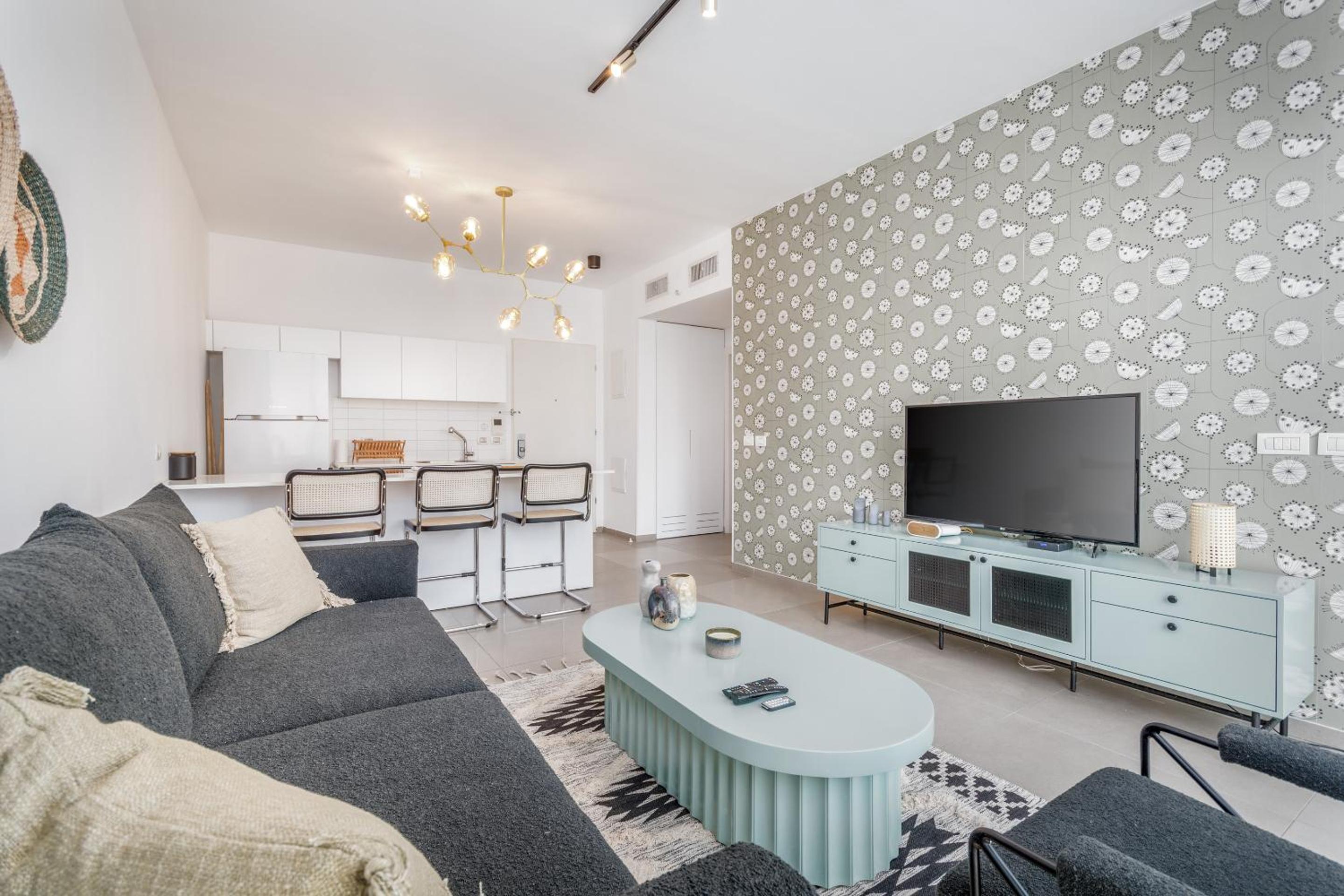 Hilton Beach Area- Perfect 1 BDR in a new building view 4