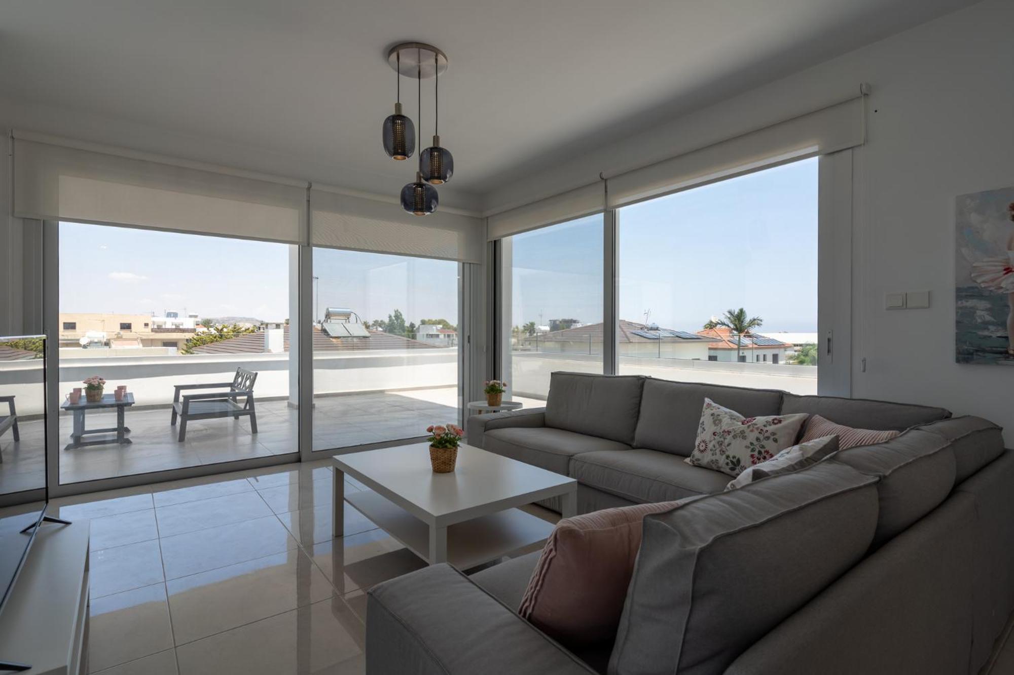 Harmonia 2-BR Apt in Livadia view 3