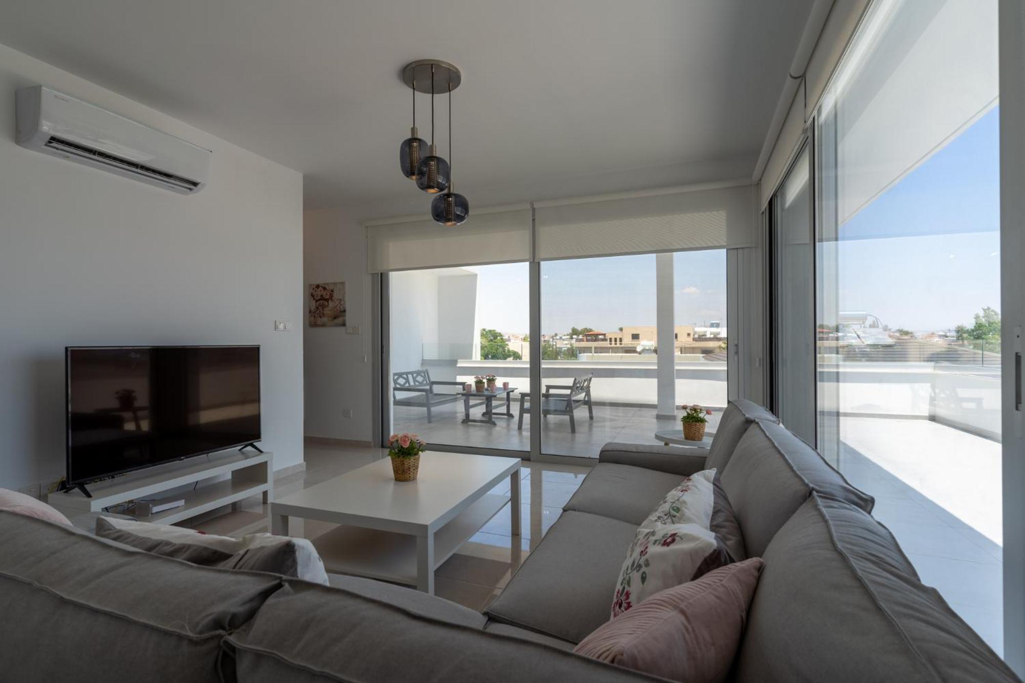 Harmonia 2-BR Apt in Livadia view 4