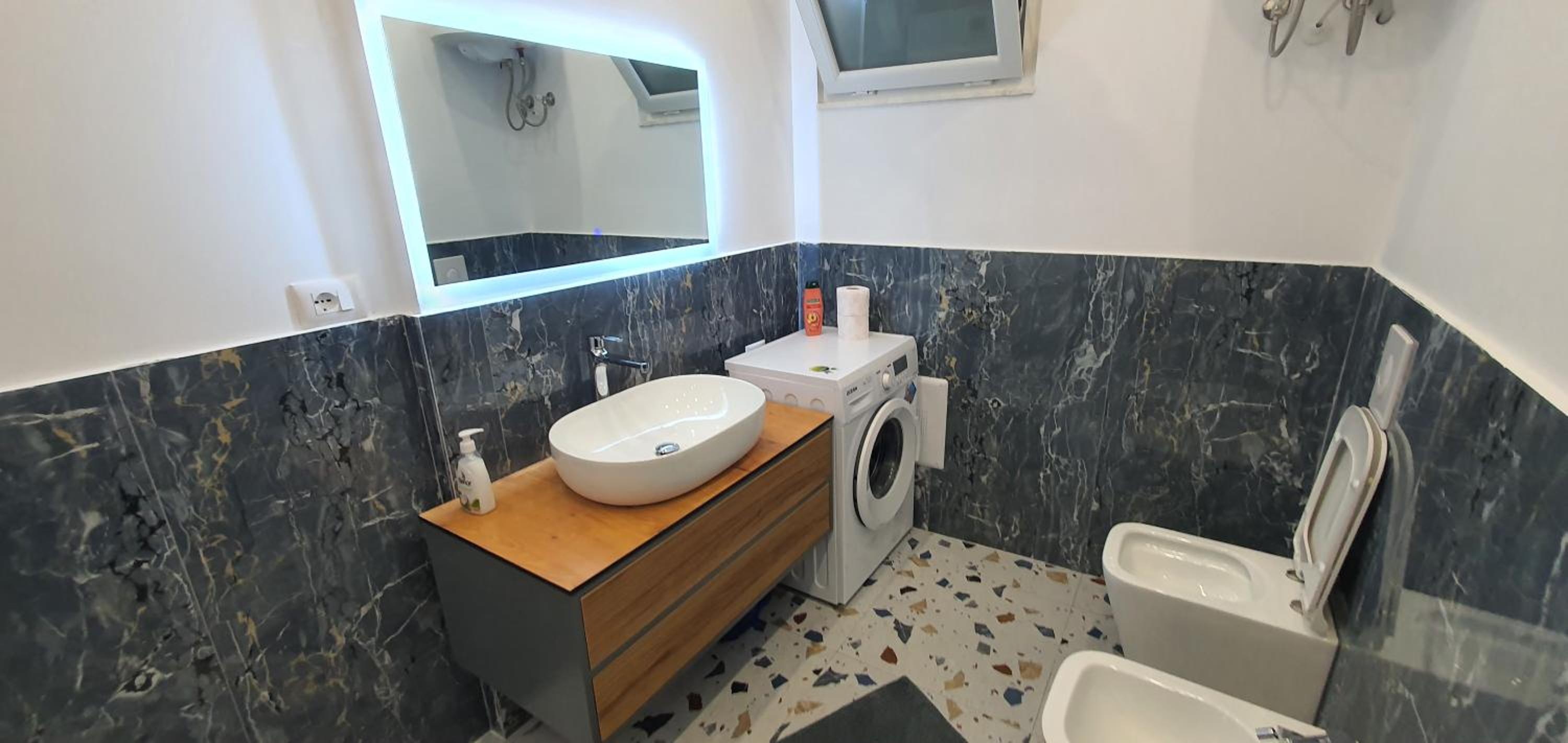 Eni`s Apartments