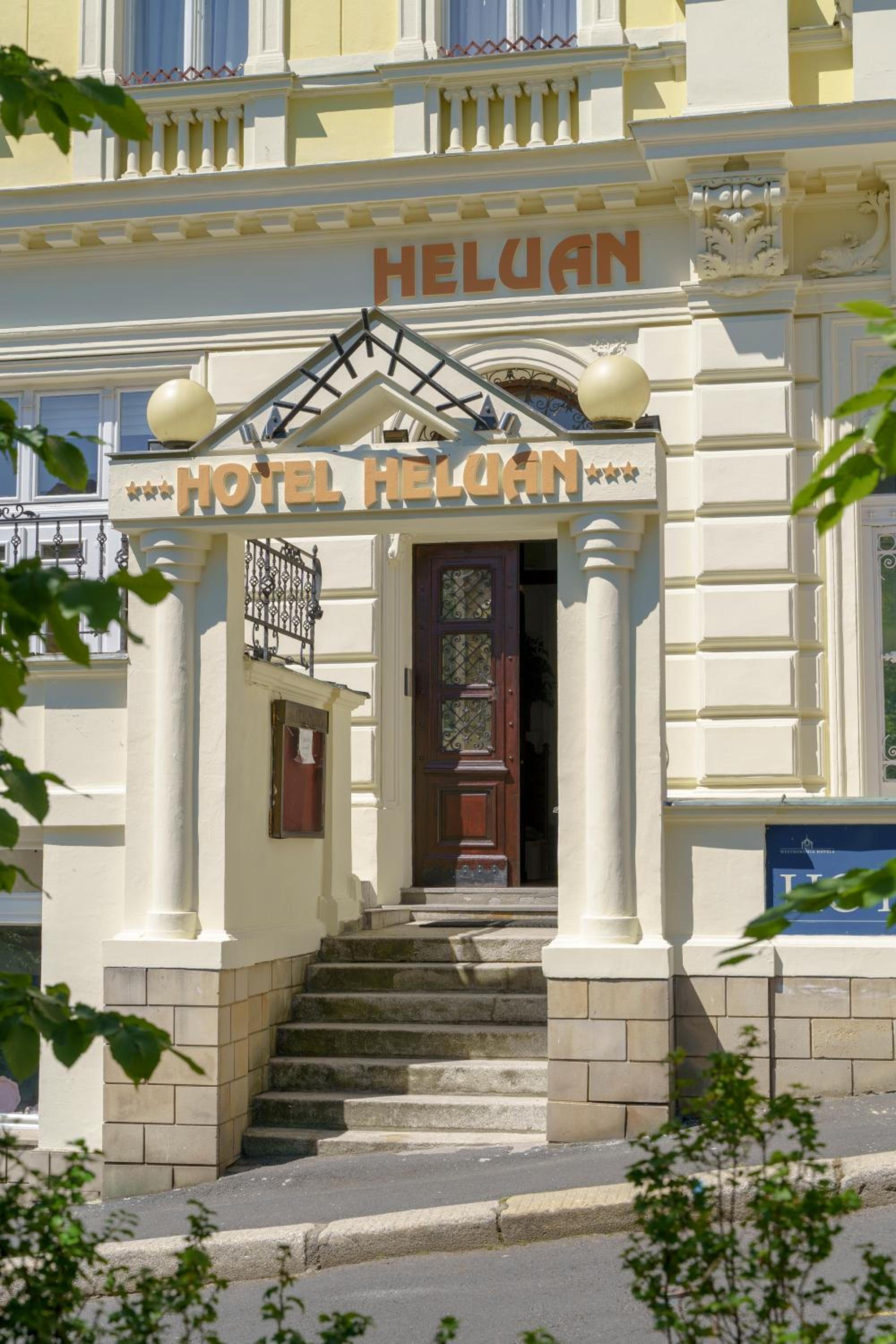 Hotel Heluan - Image 1