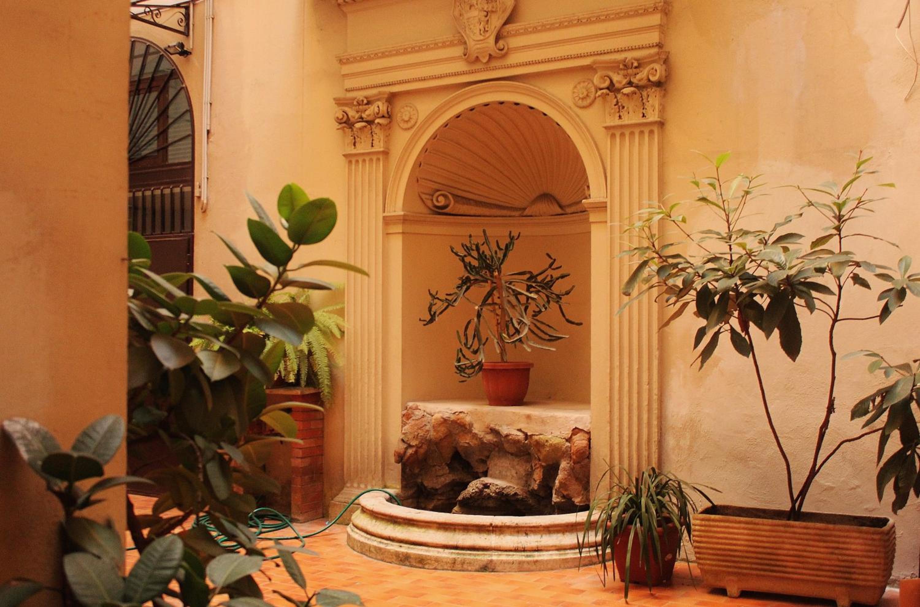 AmoRoma Suite