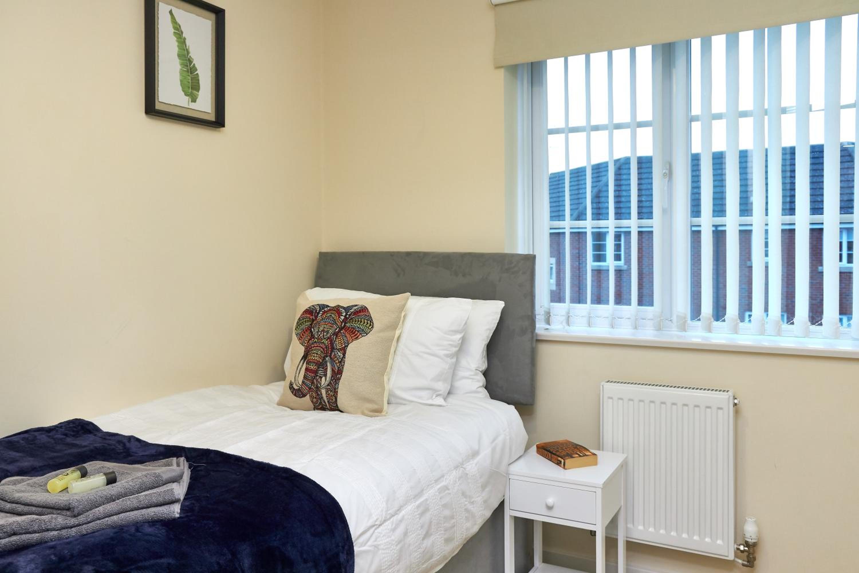 Kiln - Beautiful 4 bedroom house with parking! view 4