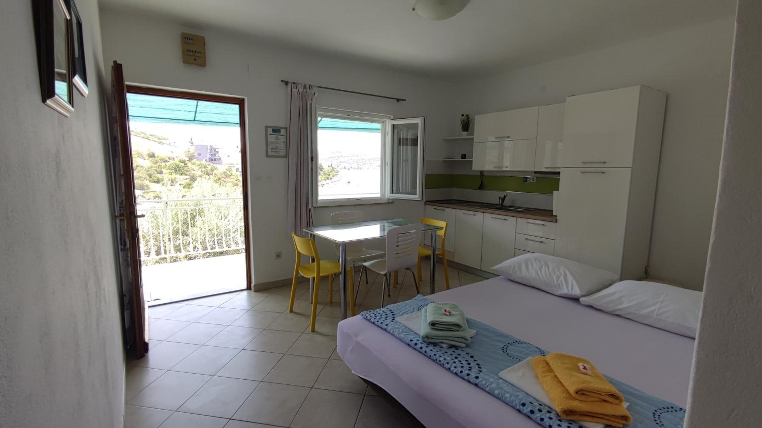 Rogoznica Seafront Apartment - Kalebova Luka