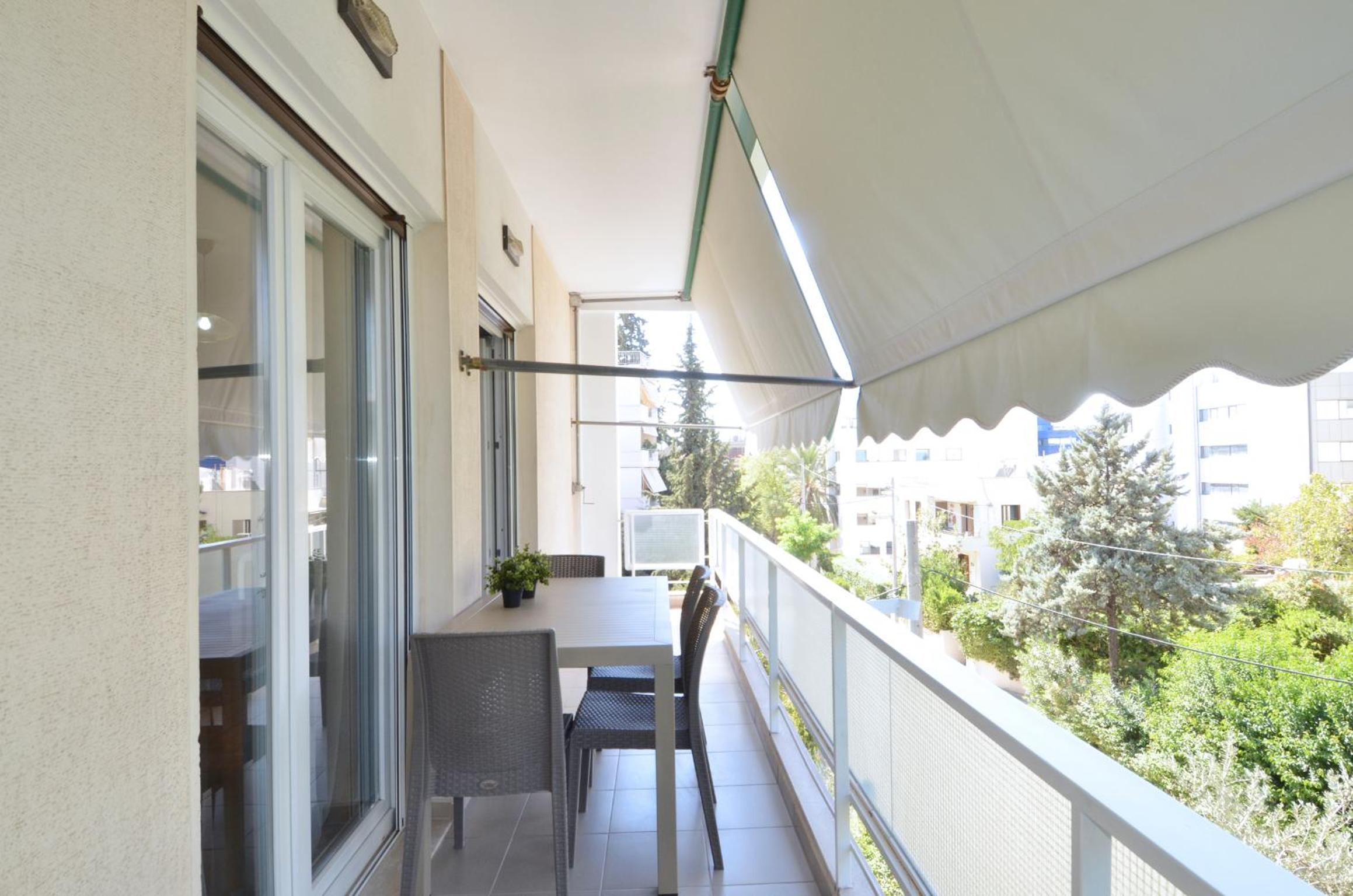 A spacious minimal apartment at Chalandri