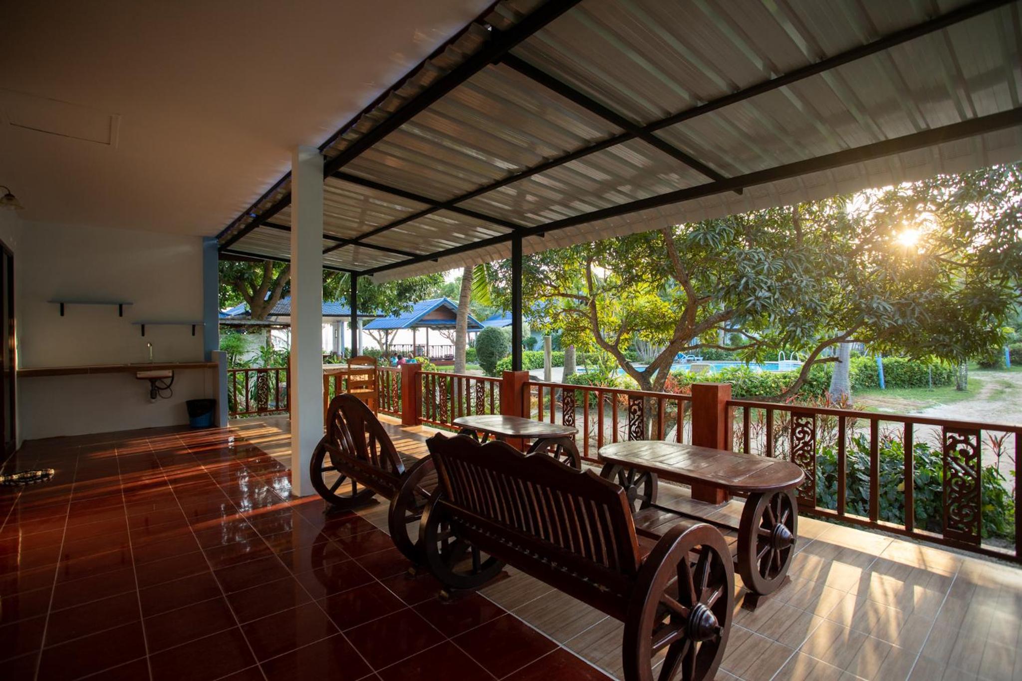 Rung Arun Resort