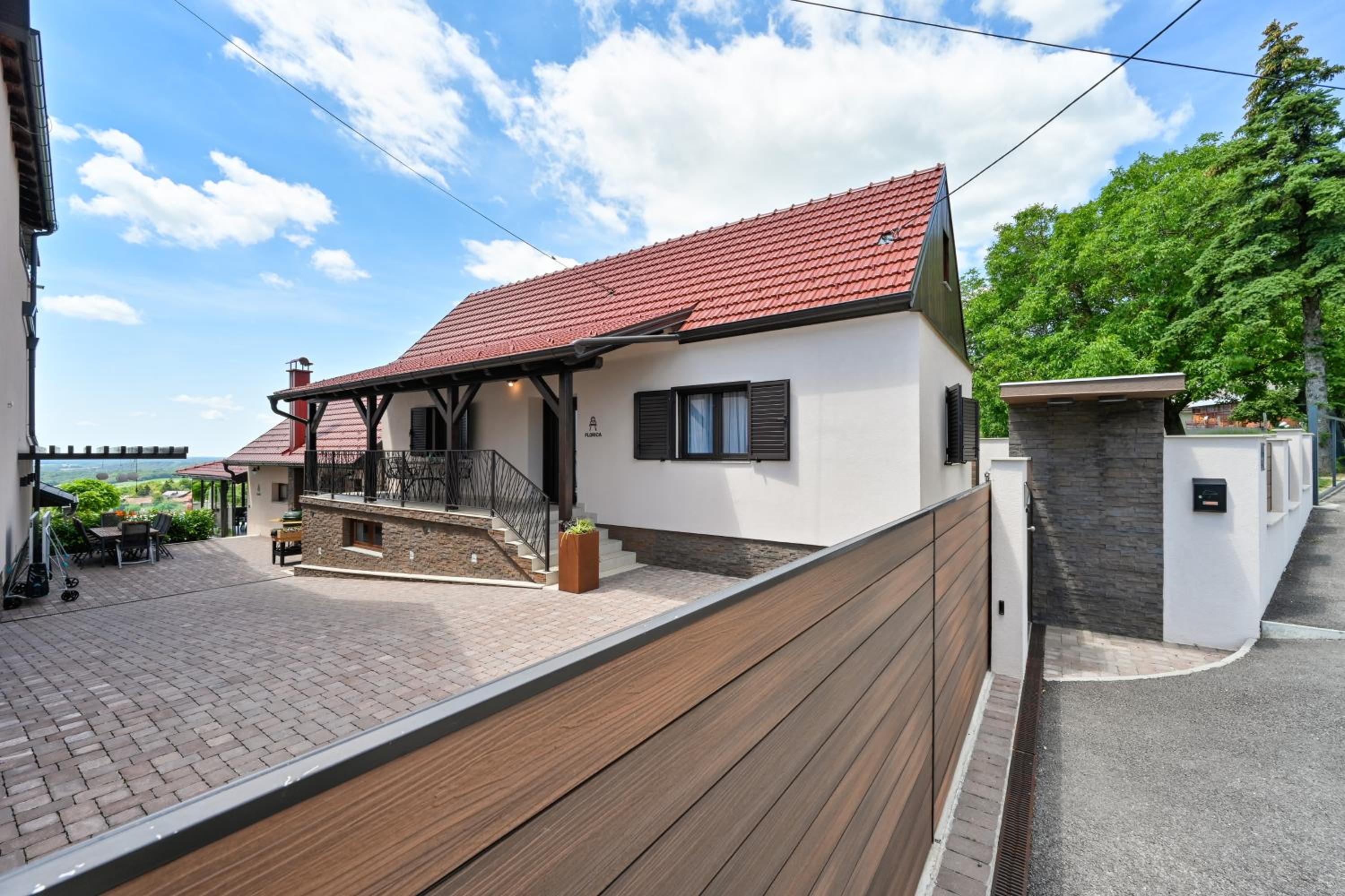 Hotel Florek & Florica Kalnik - Image 1