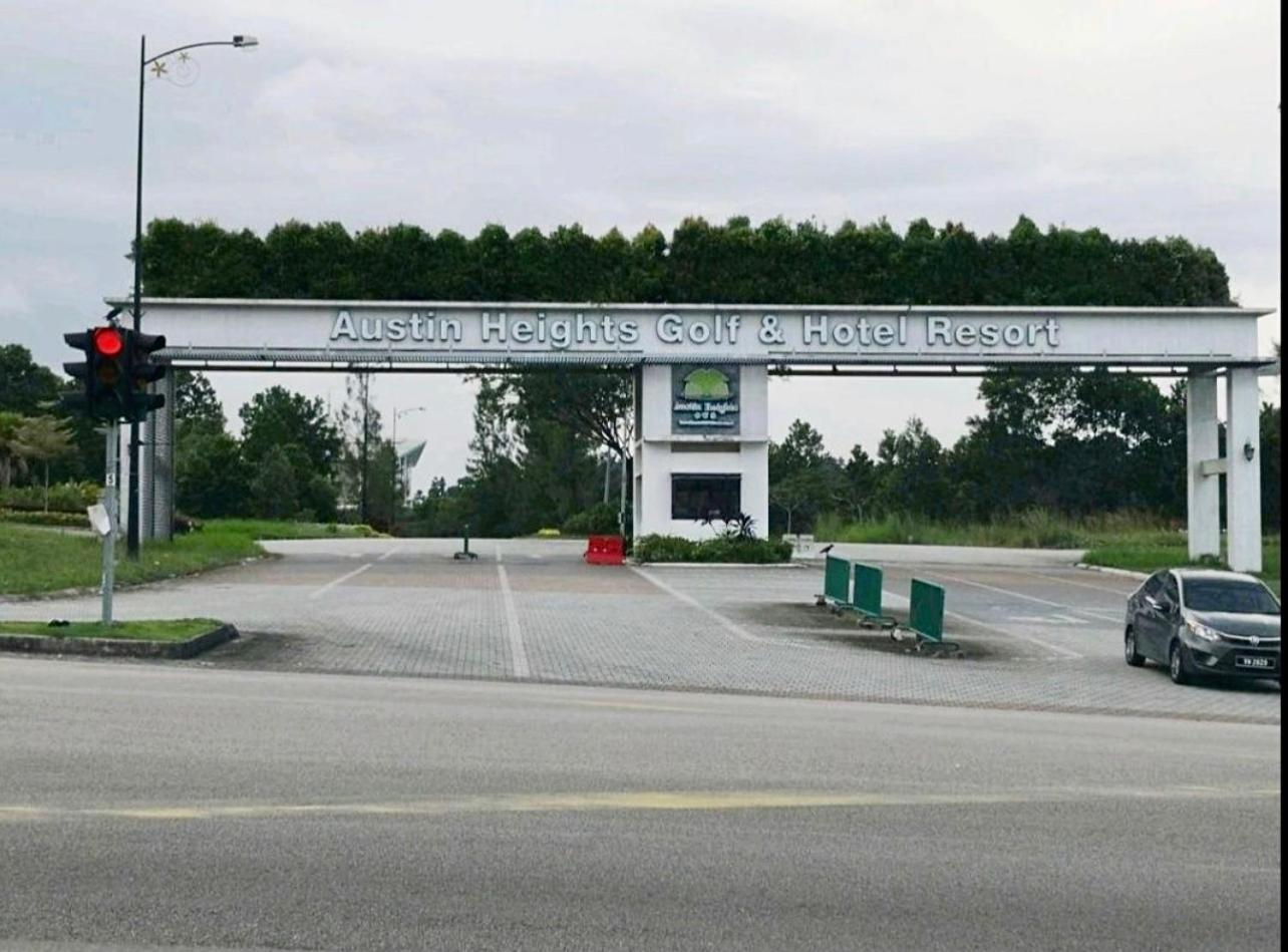 3BR Mount Austin @Midori Green (1 to 8pax)