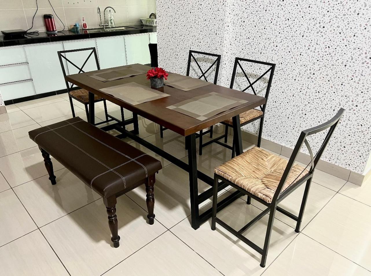 3BR Mount Austin @Midori Green (1 to 8pax)