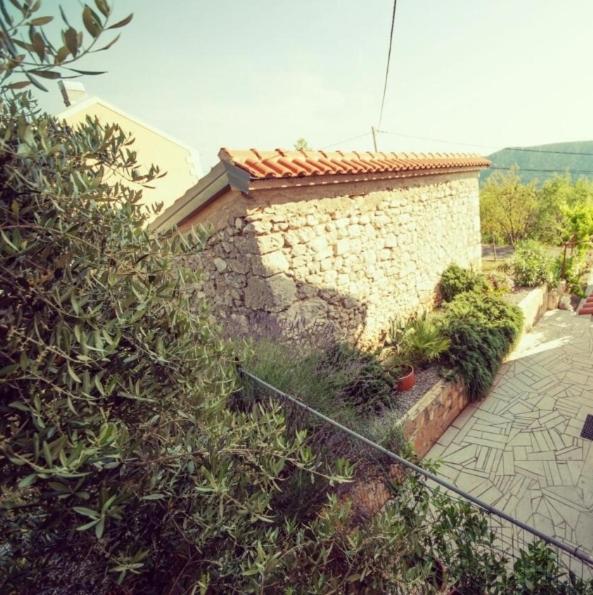 Apartman Sous les rochers view 2