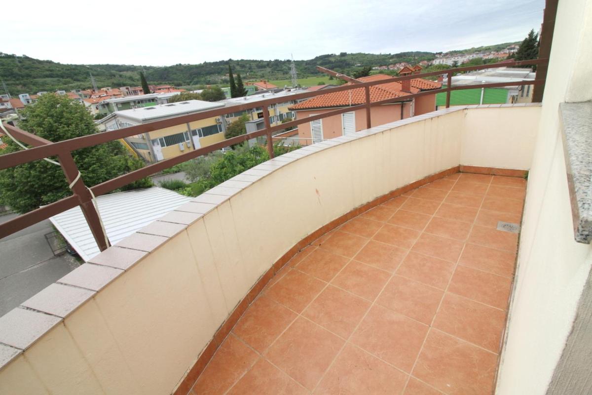 Family apartment in Izola view 3