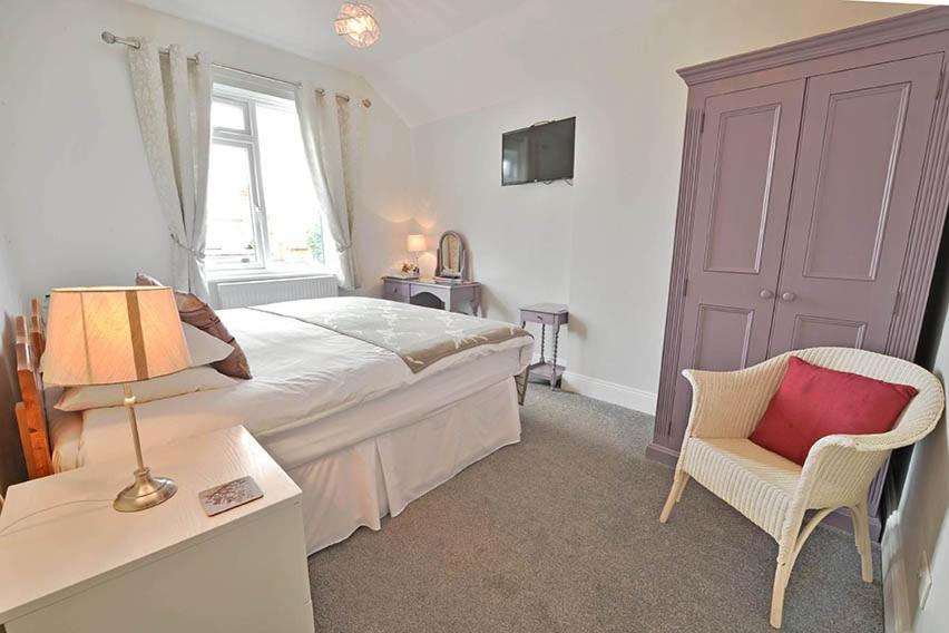 Broadlands Guest House view 3