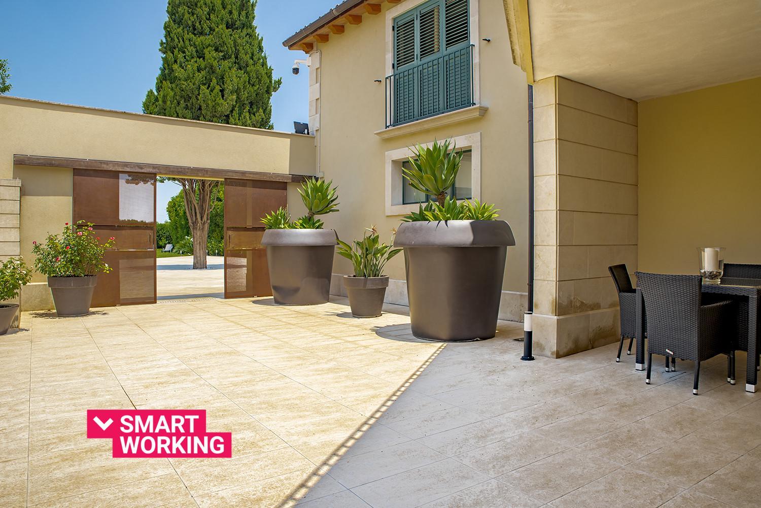 Floridia Apartments with garden
