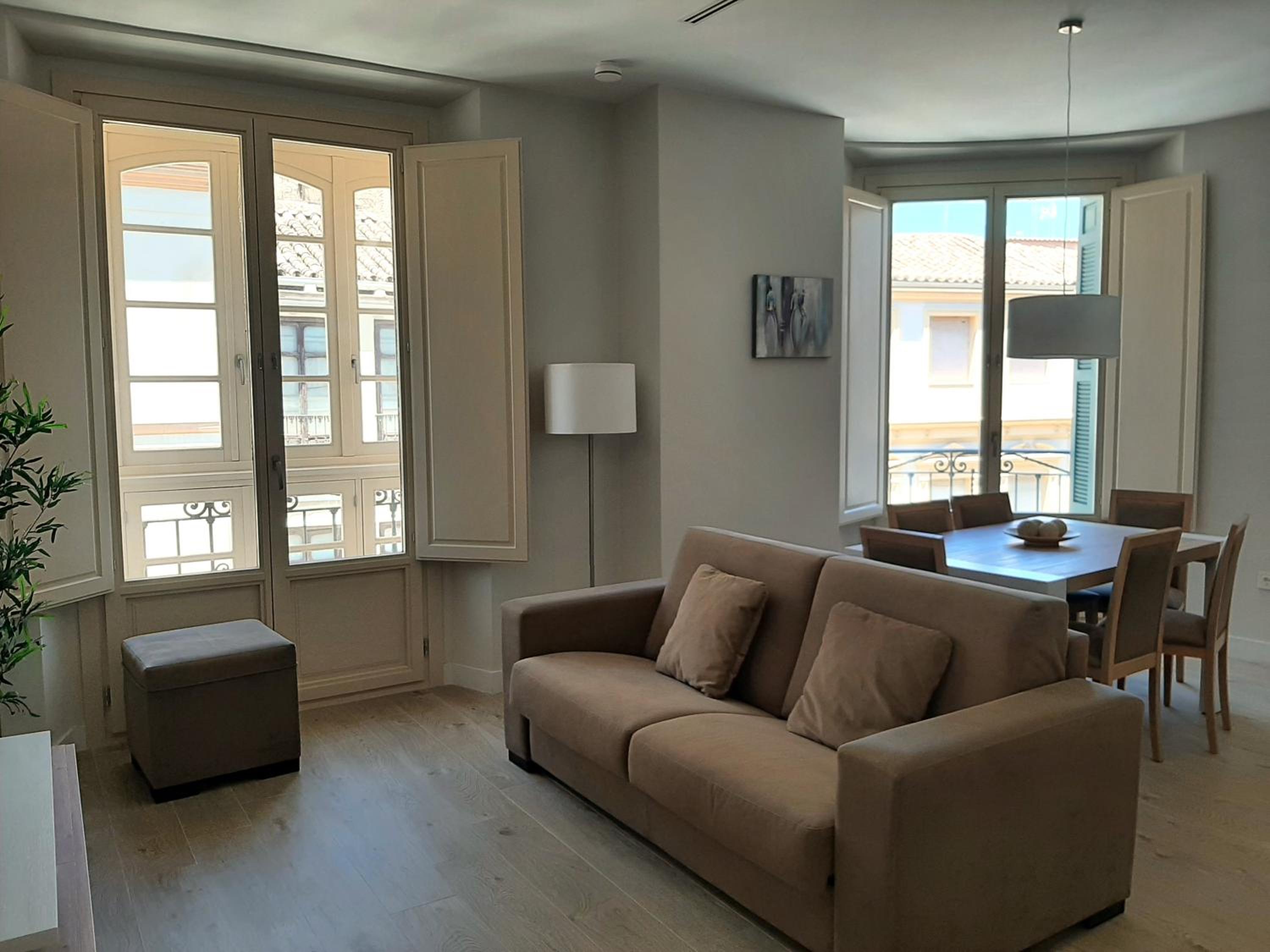 Apartamentos Pinar Málaga Centro - Carretería