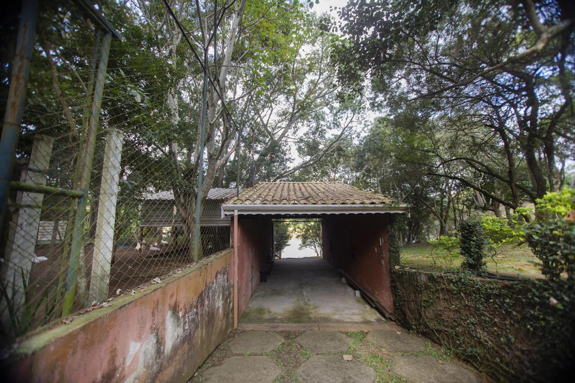 Casa de Campo com acesso a Represa em Piracaia SP