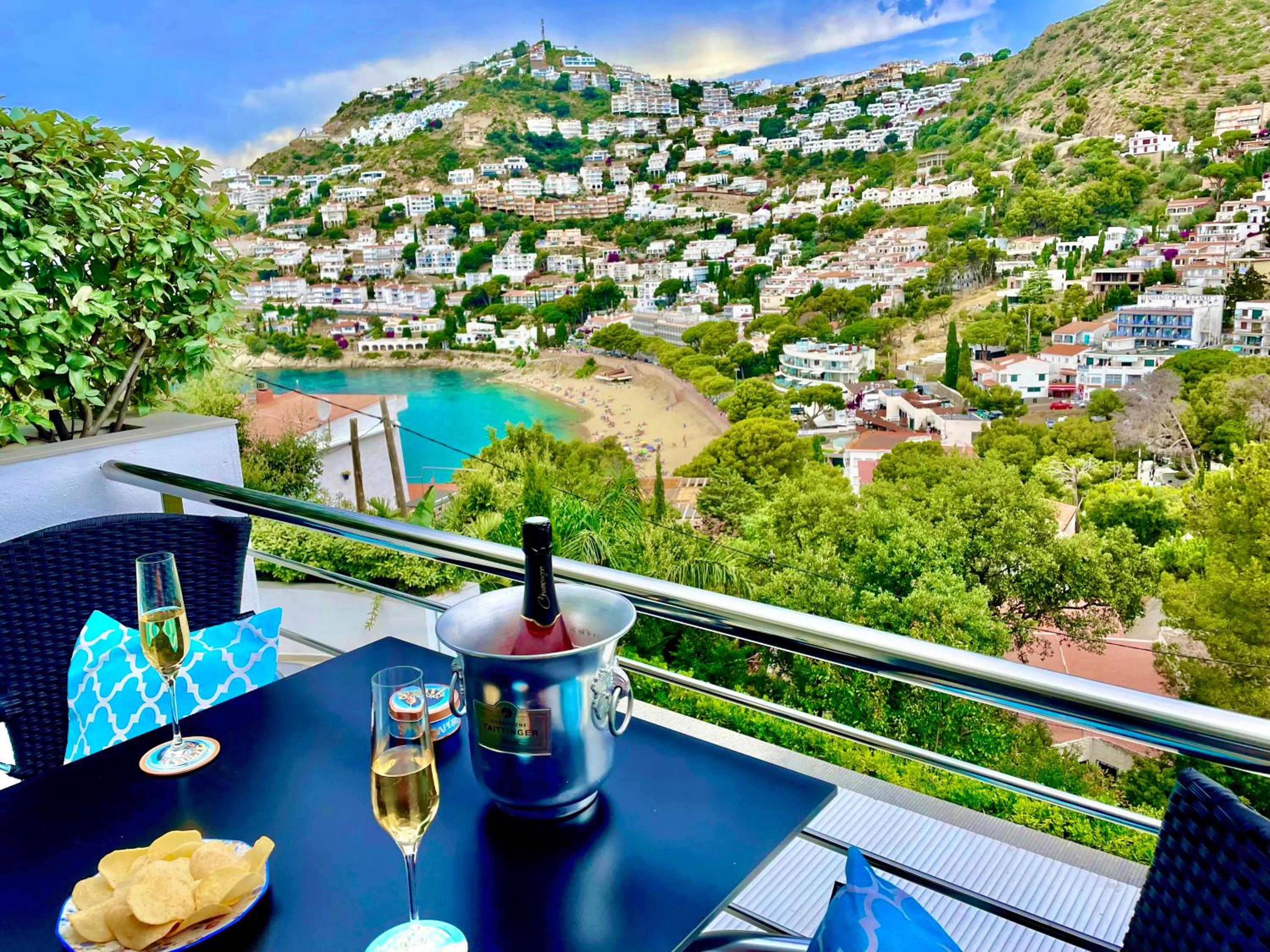 CASTELL BLAU view 3
