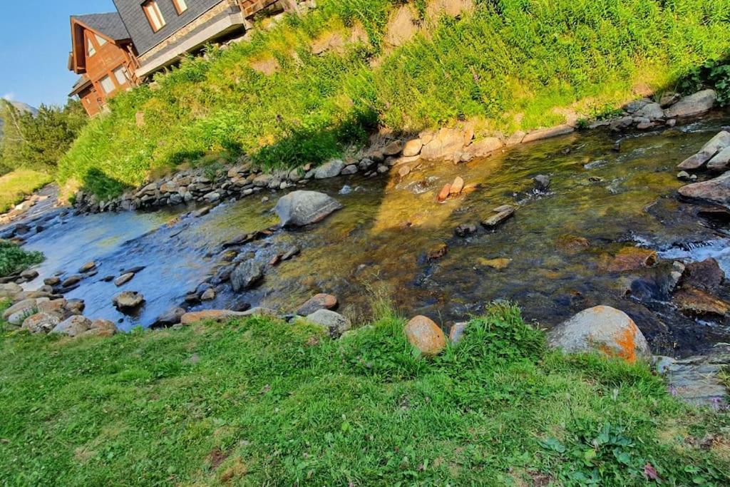 Acollidor estudi amb encant nòrdic i amb parquing, al costat de Grandvalira