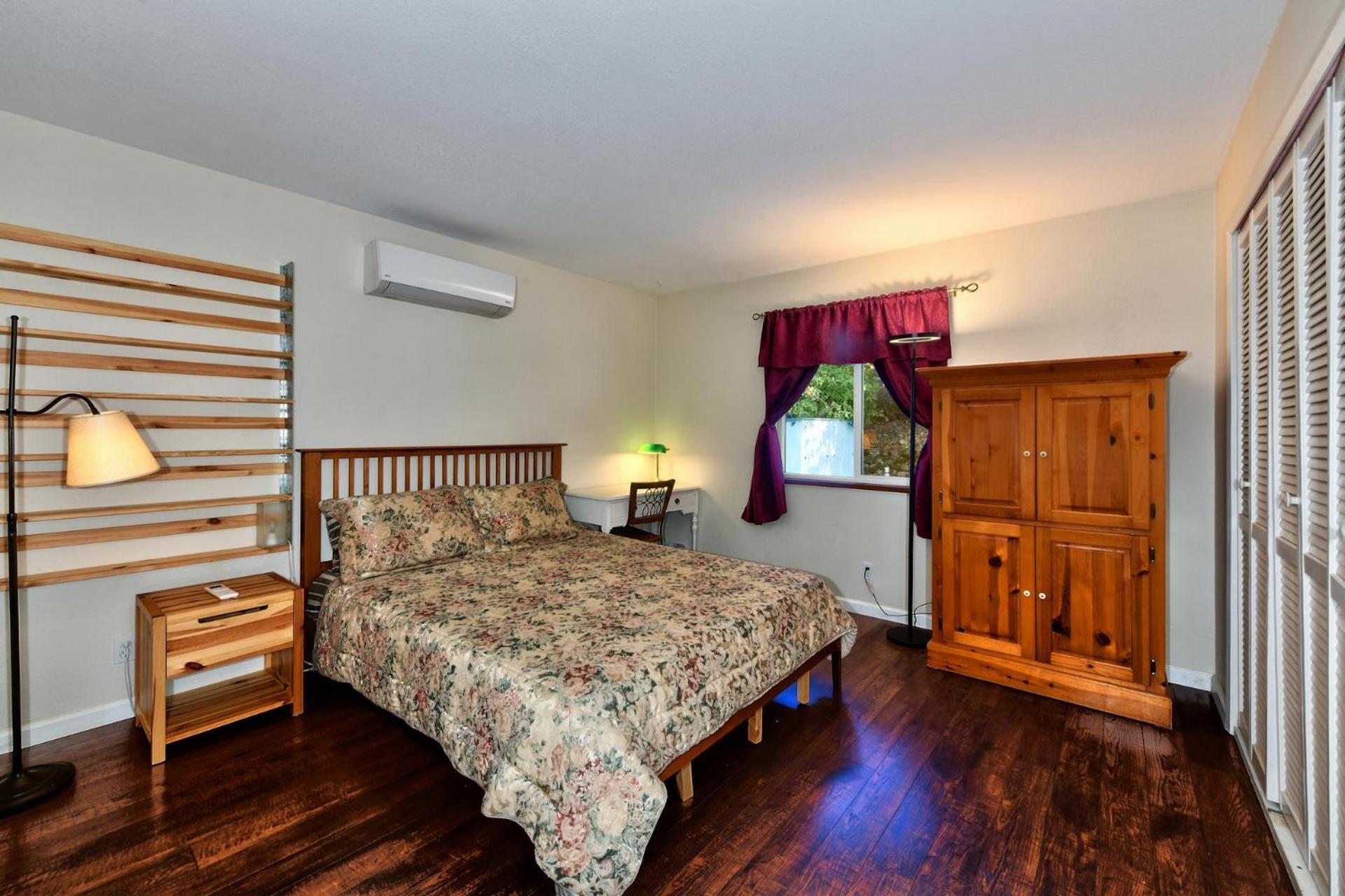 Bass Alley Bungalow A Wine Country Escape view 4
