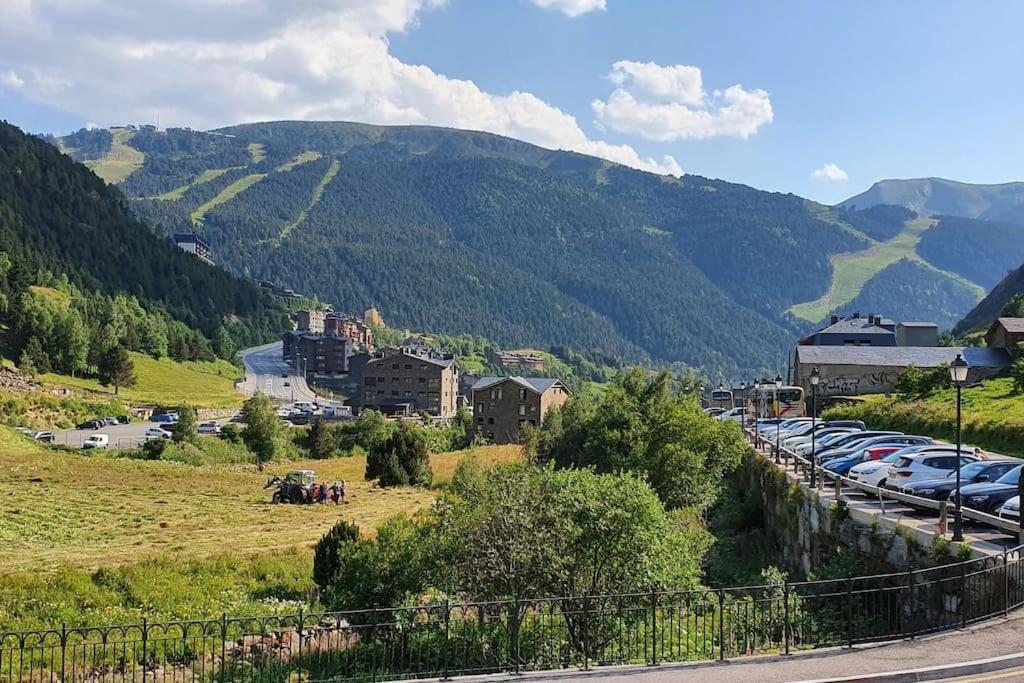 Acollidor estudi amb encant nòrdic i amb parquing, al costat de Grandvalira