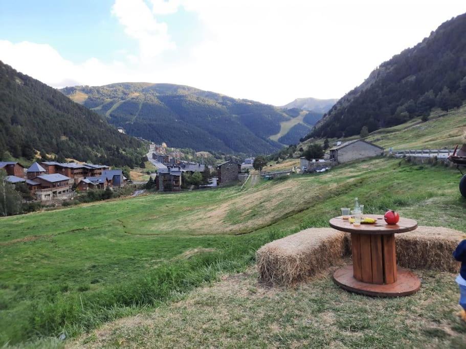 Acollidor estudi amb encant nòrdic i amb parquing, al costat de Grandvalira