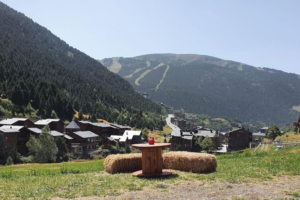 Acollidor estudi amb encant nòrdic i amb parquing, al costat de Grandvalira