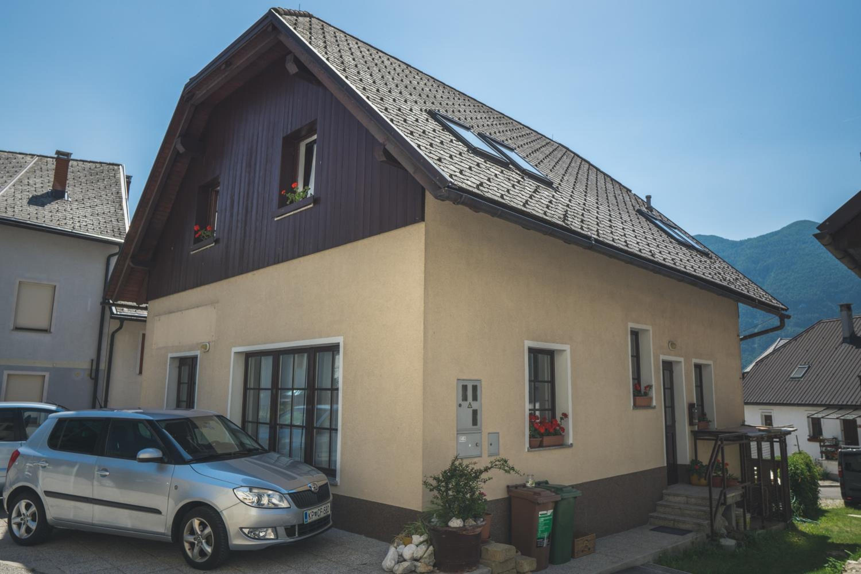 Apartment Amak with free onsite parking view 5