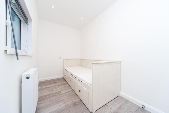Lovely 3 Bed Flat in a Great Location in London