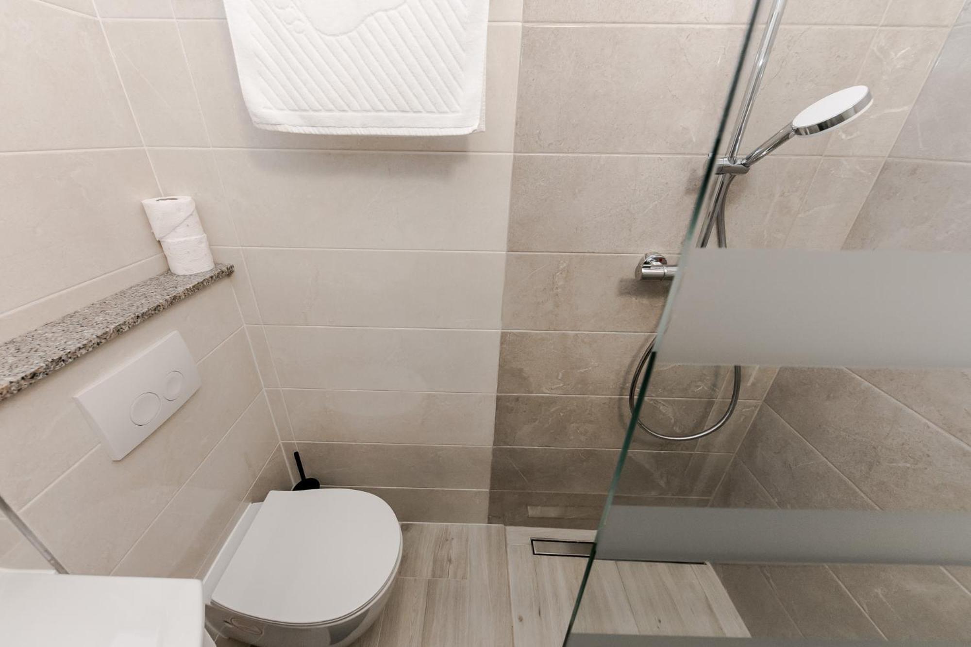 PALOMIA D en Split — bathroom