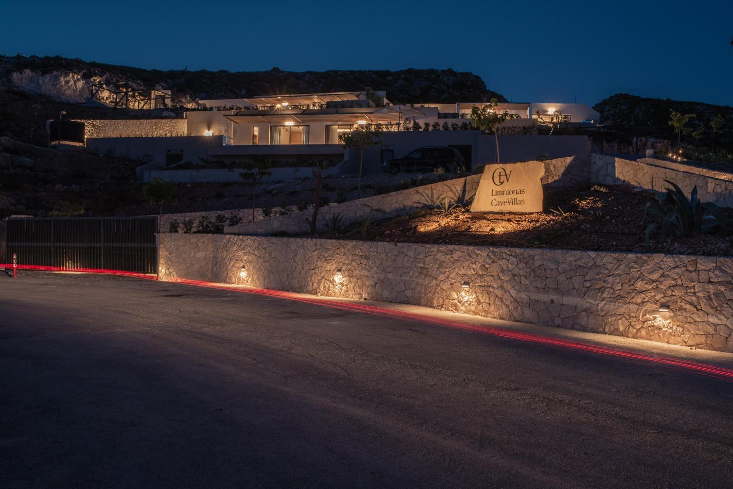 Hotel Limnionas Serenity Cave Villa - Image 1