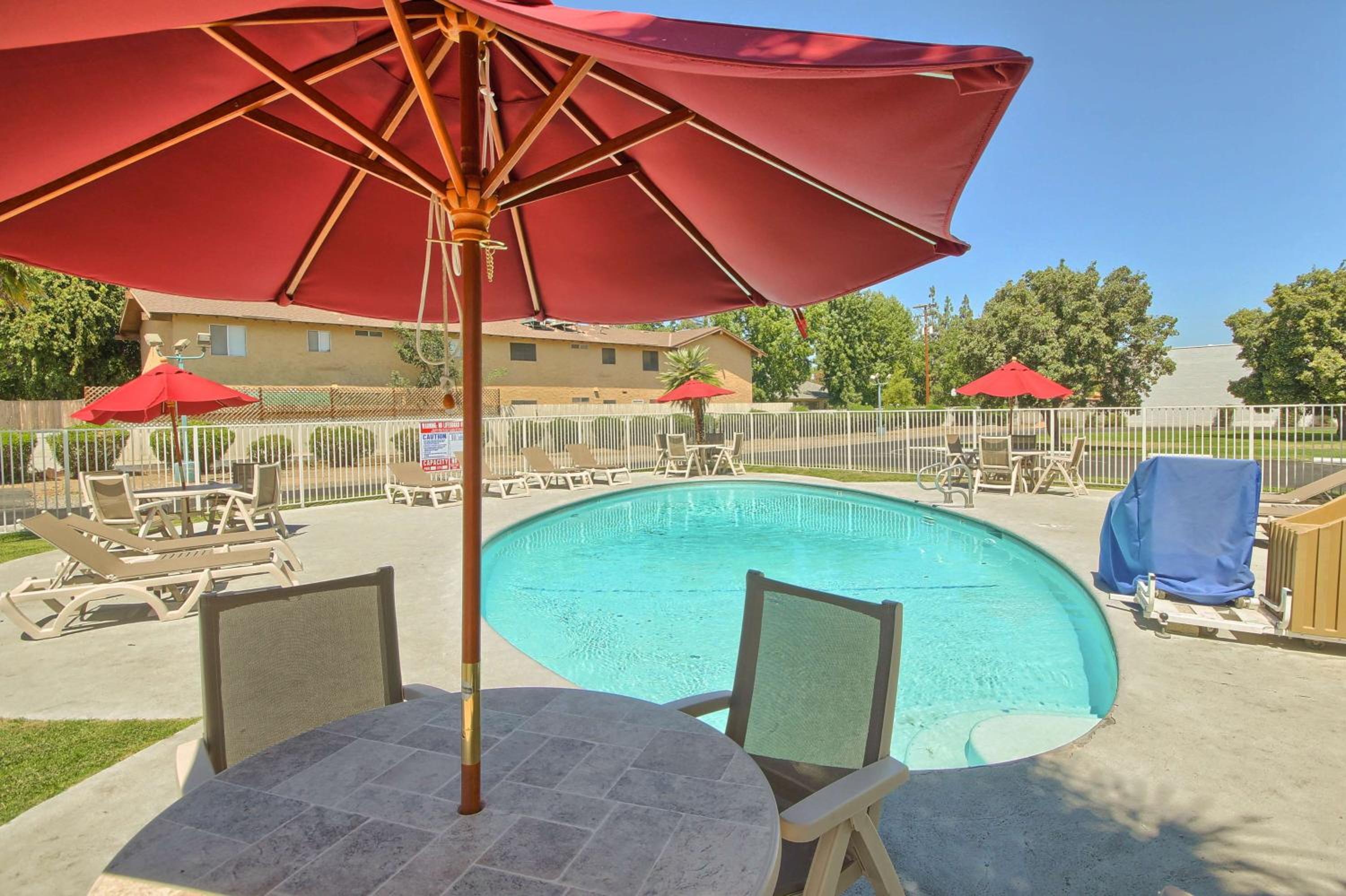 Fresno Vacations - Motel 6-Fresno, CA - Blackstone North - Property Image 21