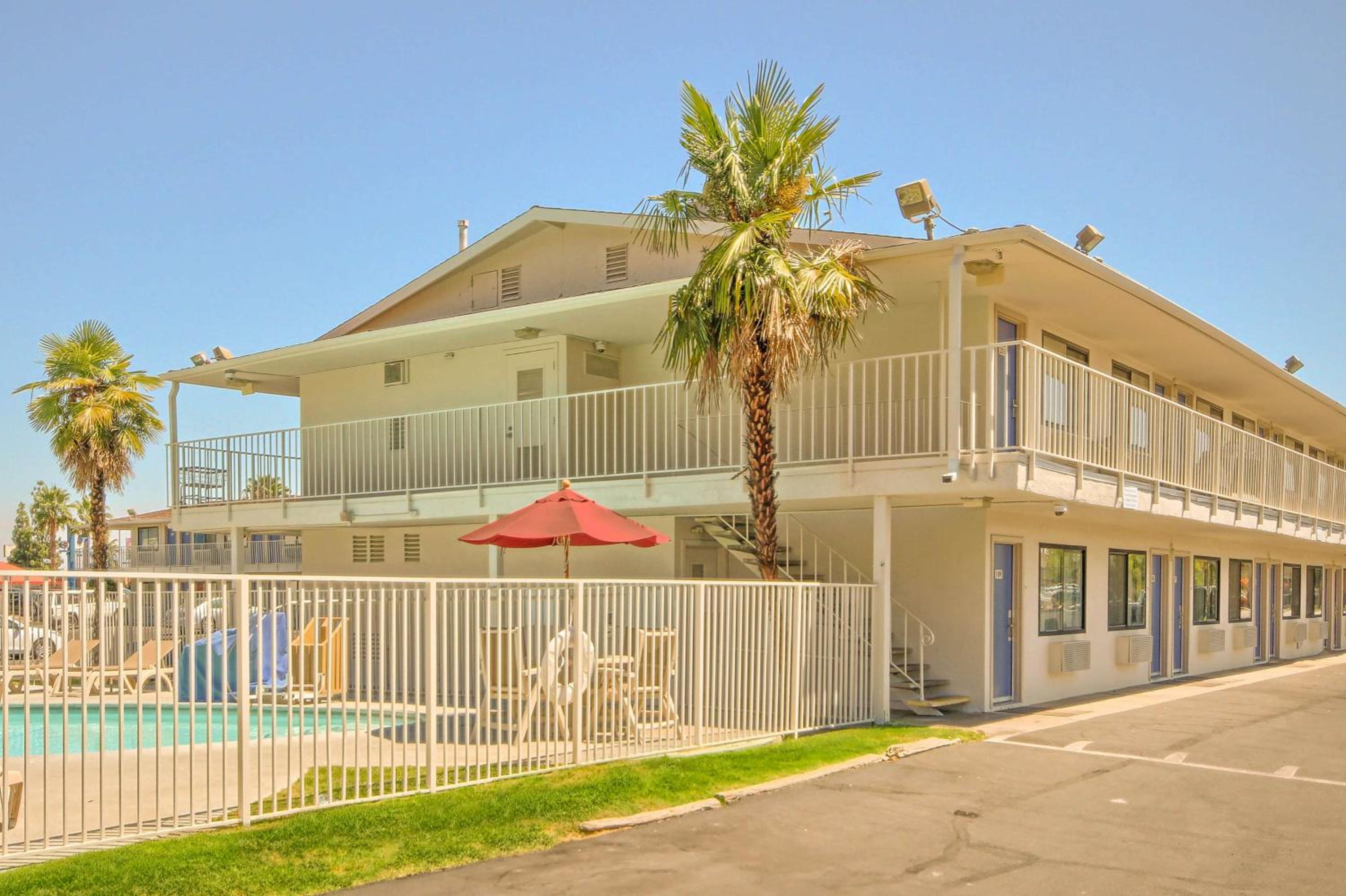 Fresno Vacations - Motel 6-Fresno, CA - Blackstone North - Property Image 22