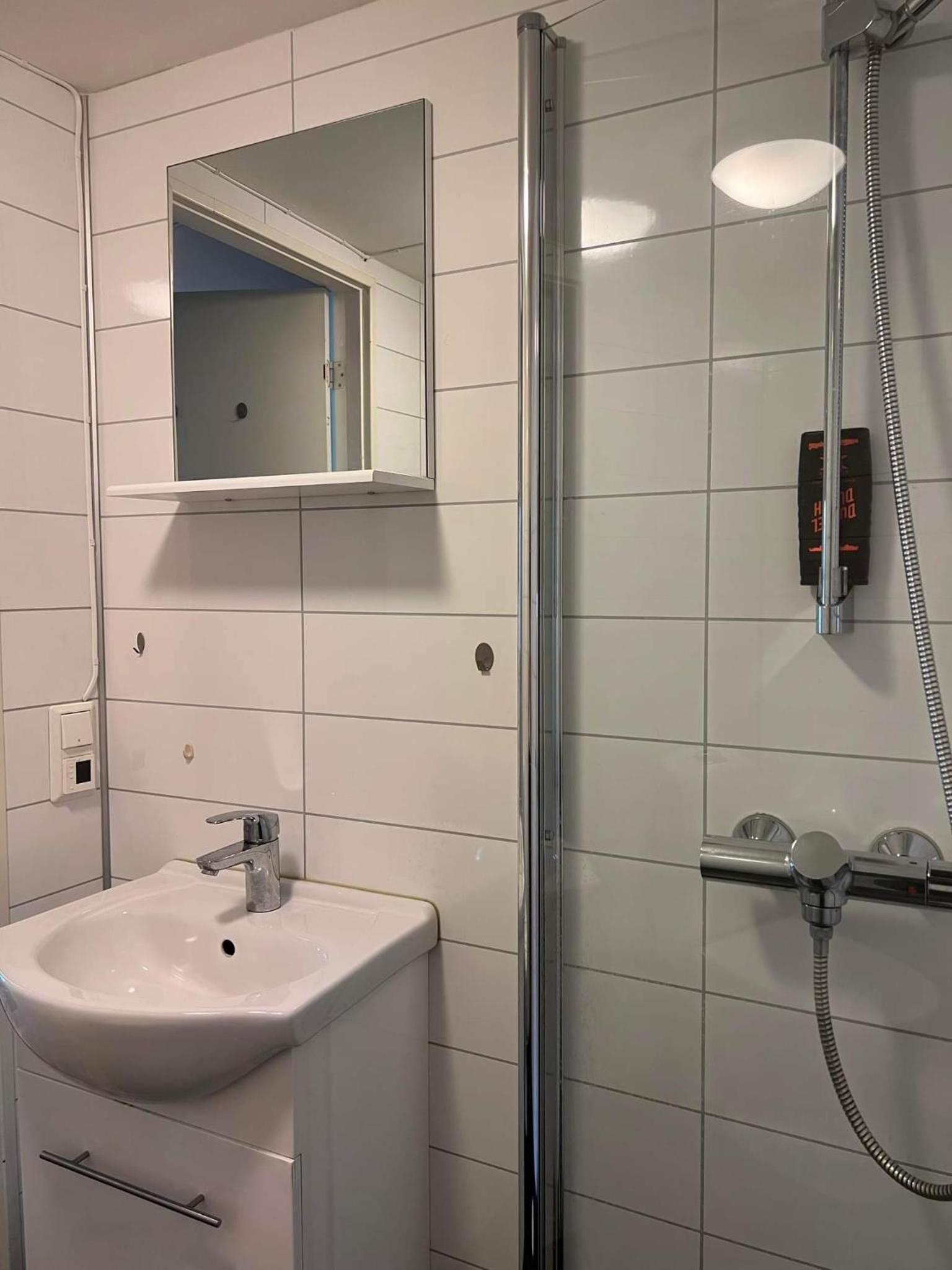 FeelHome small 1 bedroom apartment Polar vegen view 5