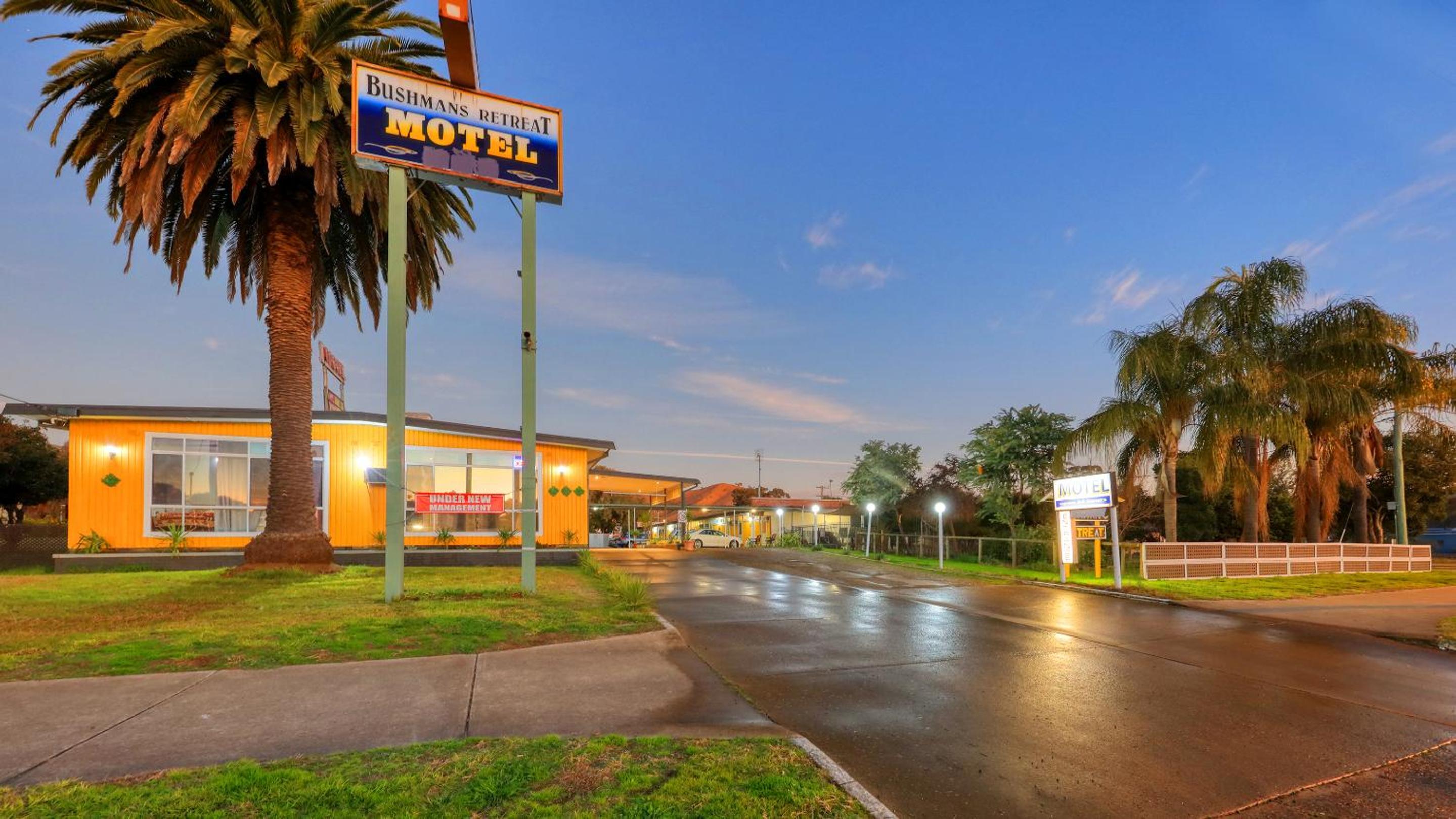 Bushmans Motor Inn view 2