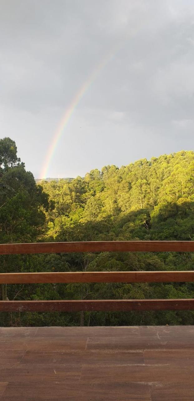 Casa em São Roque Com belissima vista.
