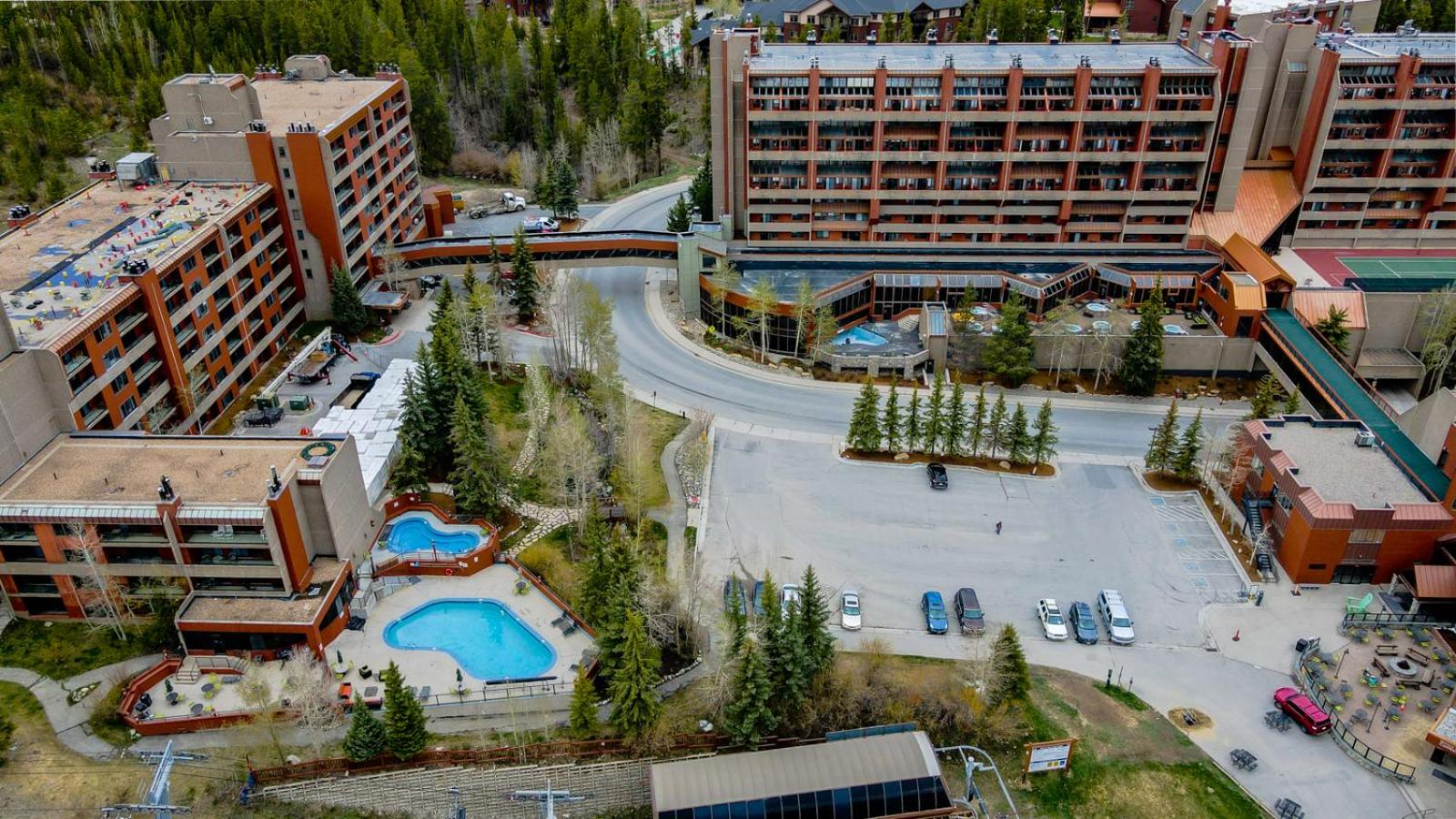 Peakside Paradise