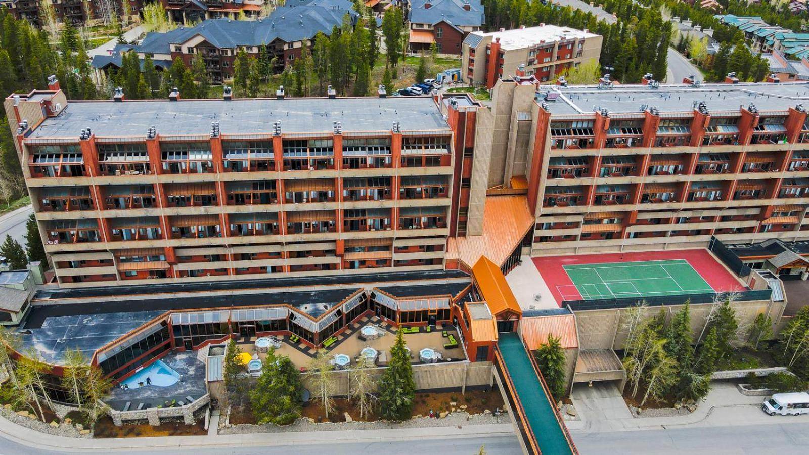 Peakside Paradise