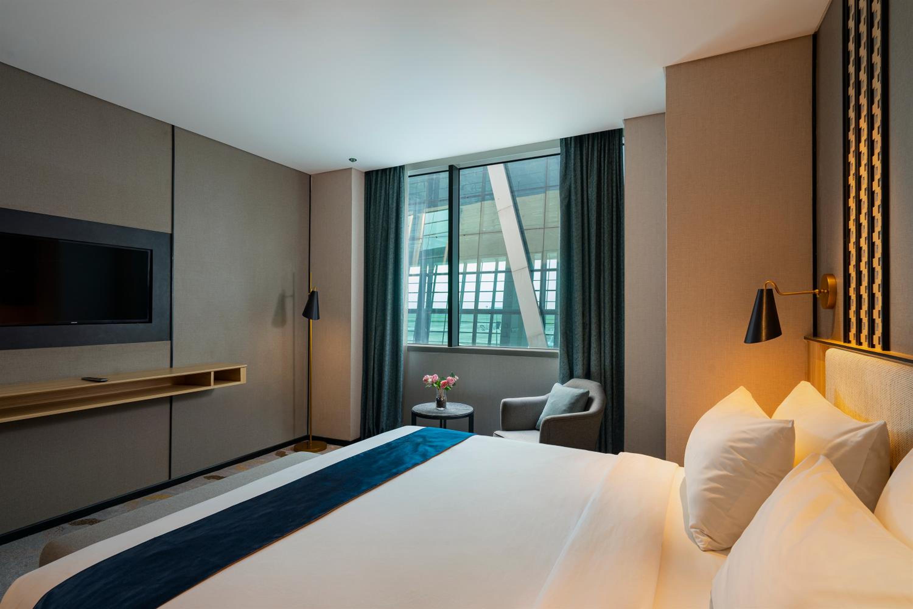 Anara Airport Hotel